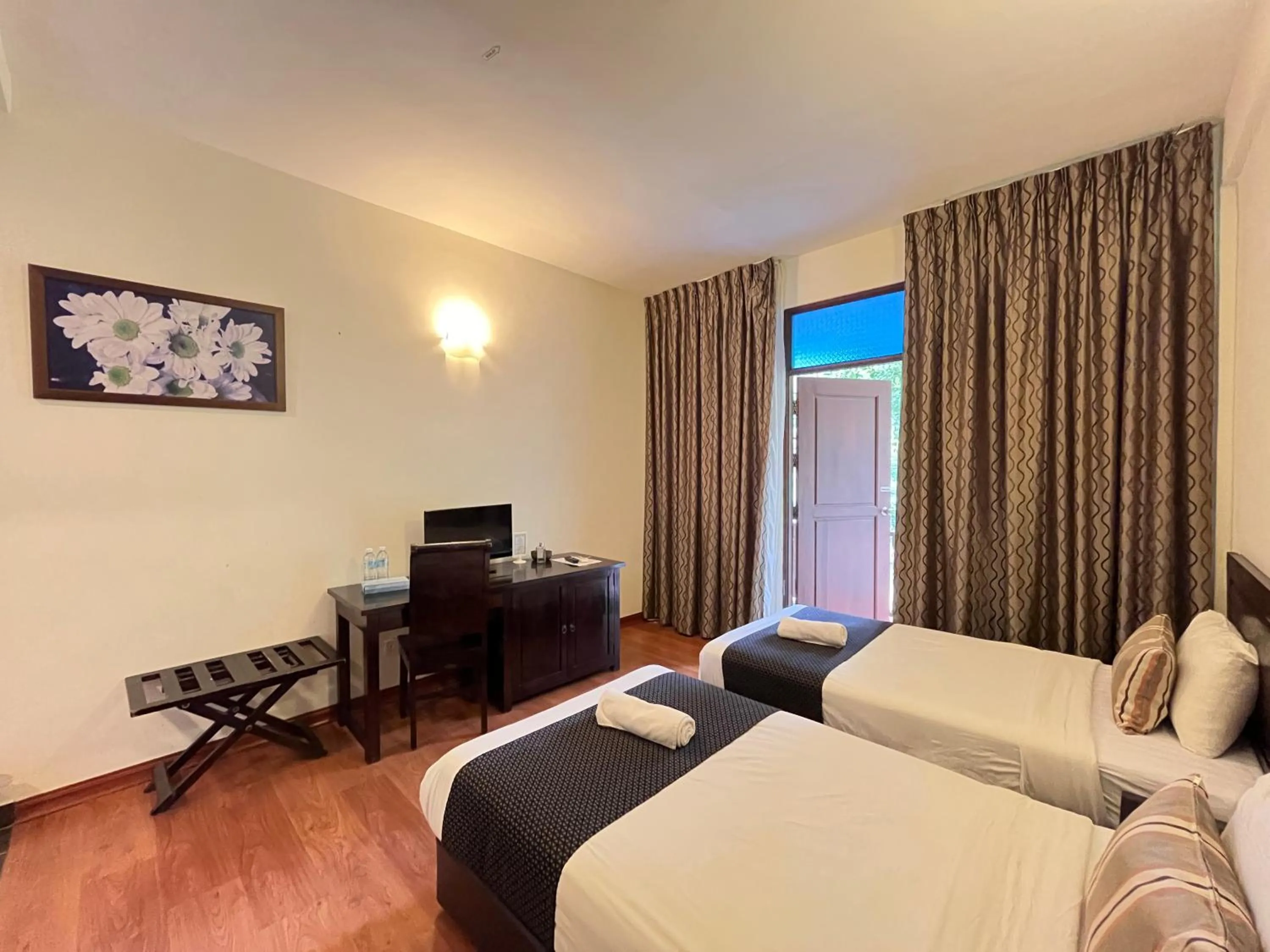 Photo of the whole room, Bed in ēRYA by SURIA Janda Baik