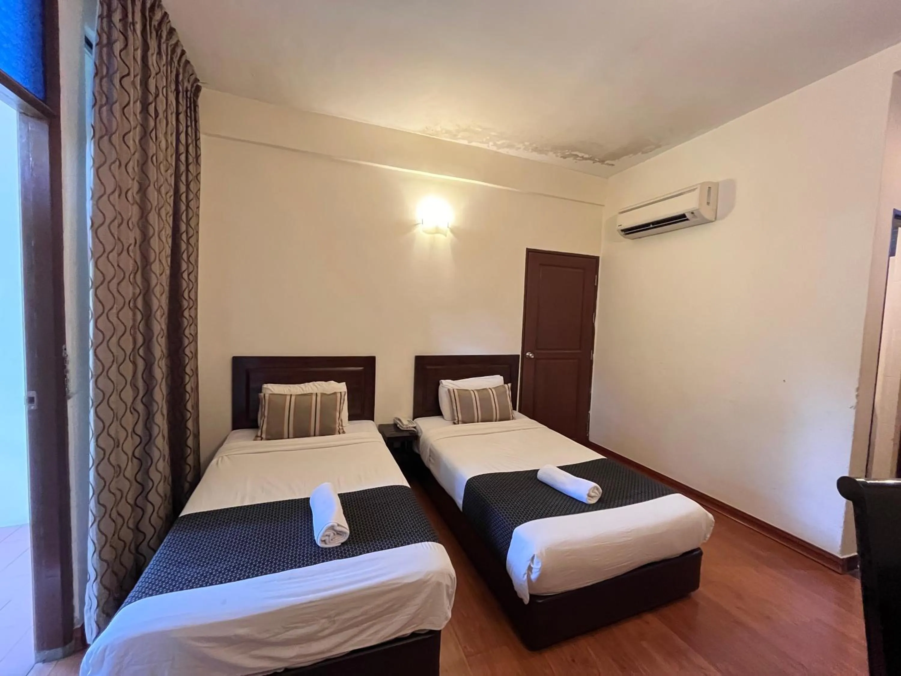 Photo of the whole room, Bed in ēRYA by SURIA Janda Baik