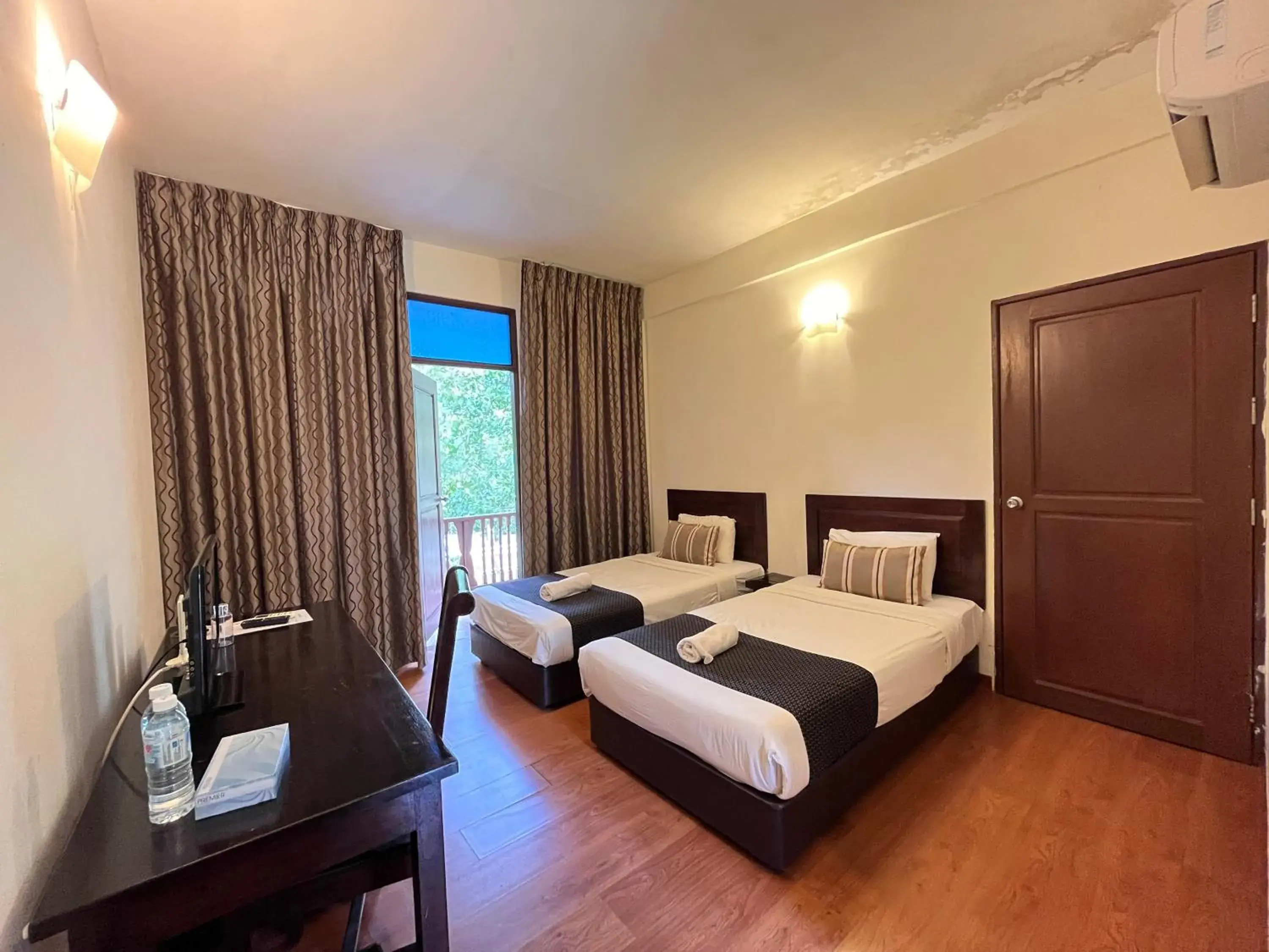 Deluxe Twin Room in ēRYA by SURIA Janda Baik Deluxe Twin Room in ēRYA by SURIA Janda Baik