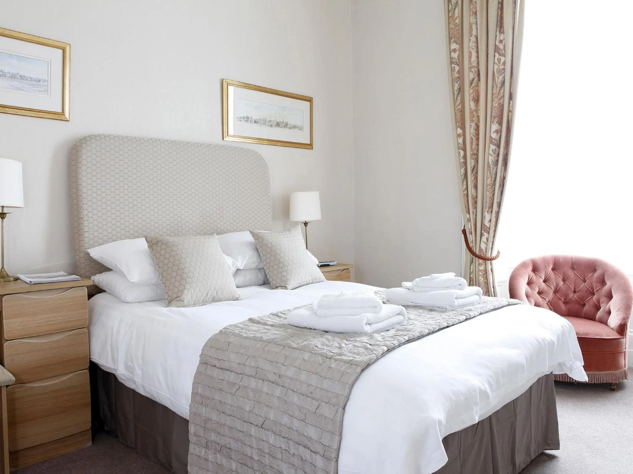 Bedroom, Bed in Abbotsford Guest House