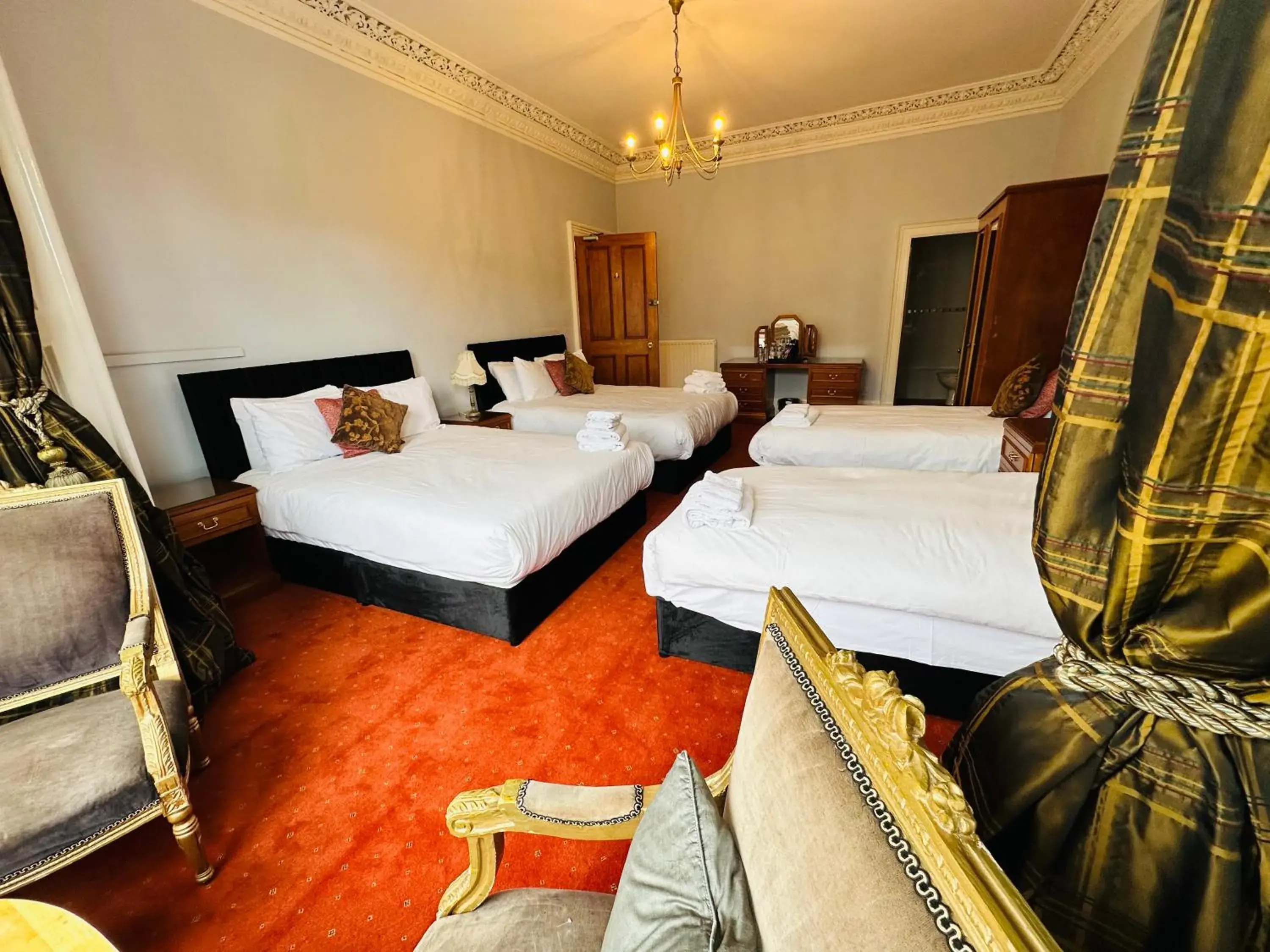 Deluxe Family Suite in Abbotsford Guest House Deluxe Family Suite in Abbotsford Guest House