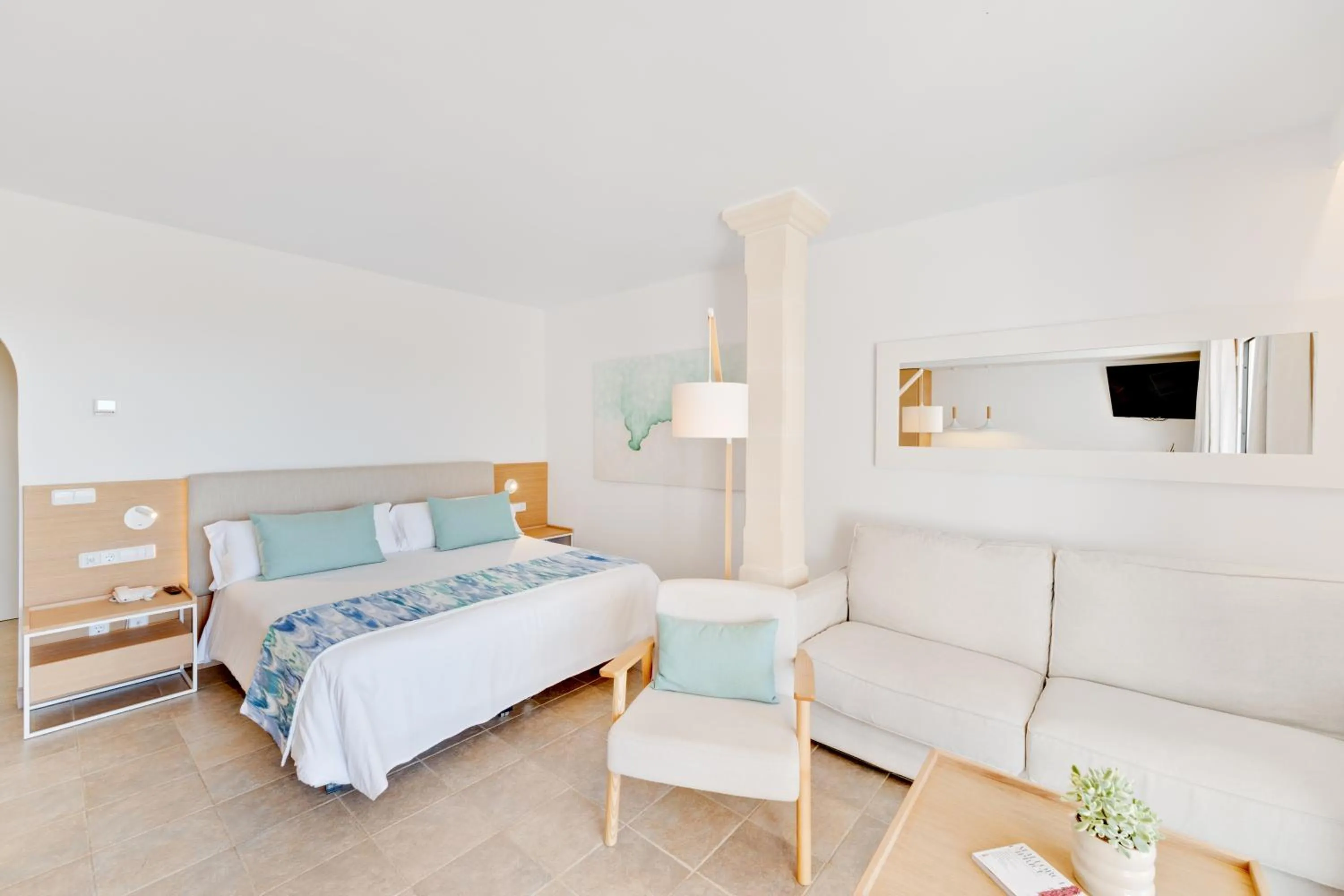 Bed in Hotel Villa Chiquita - Adults Only - Over 12