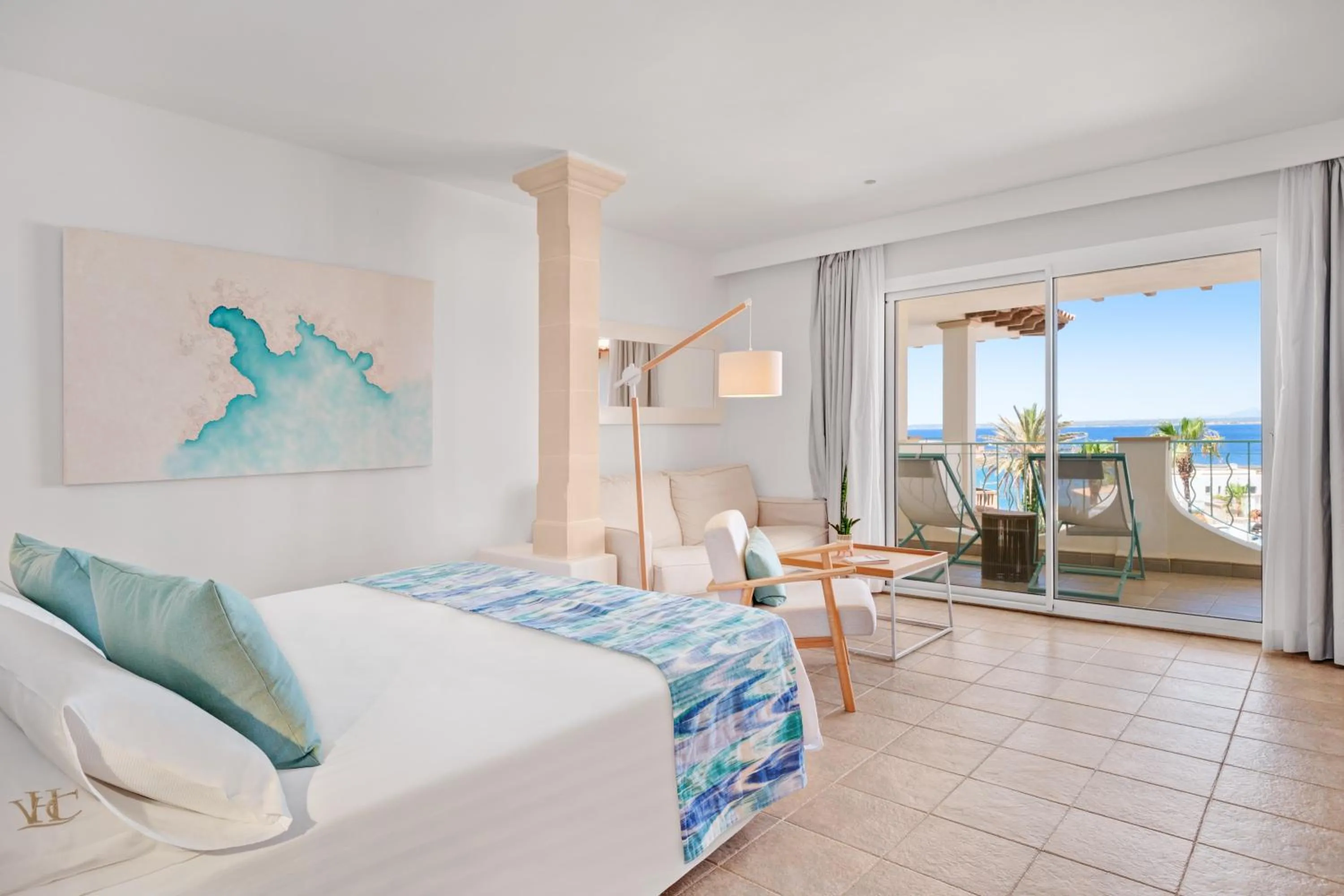 Bed in Hotel Villa Chiquita - Adults Only - Over 12