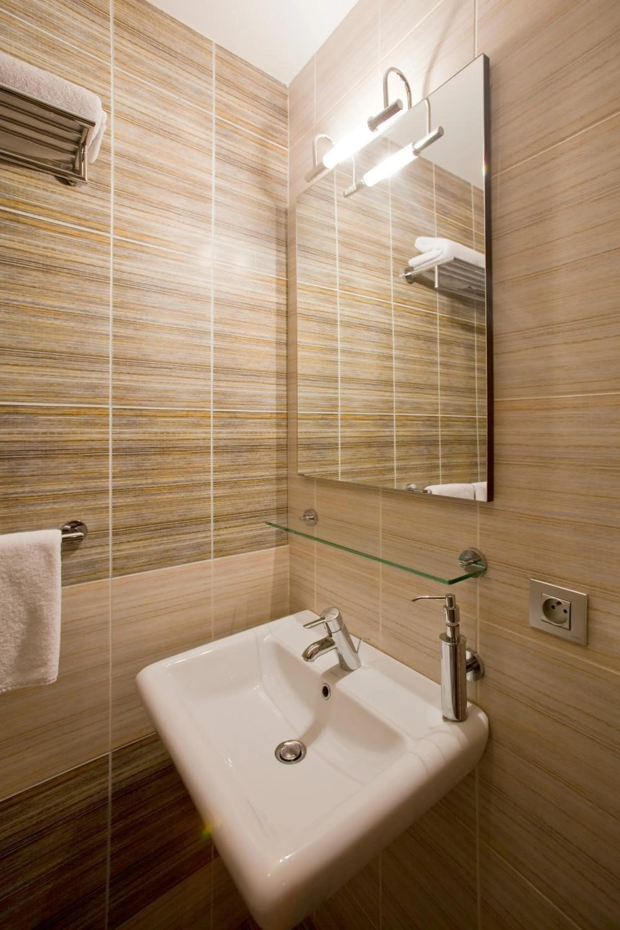 Bathroom in Dahlia Inn