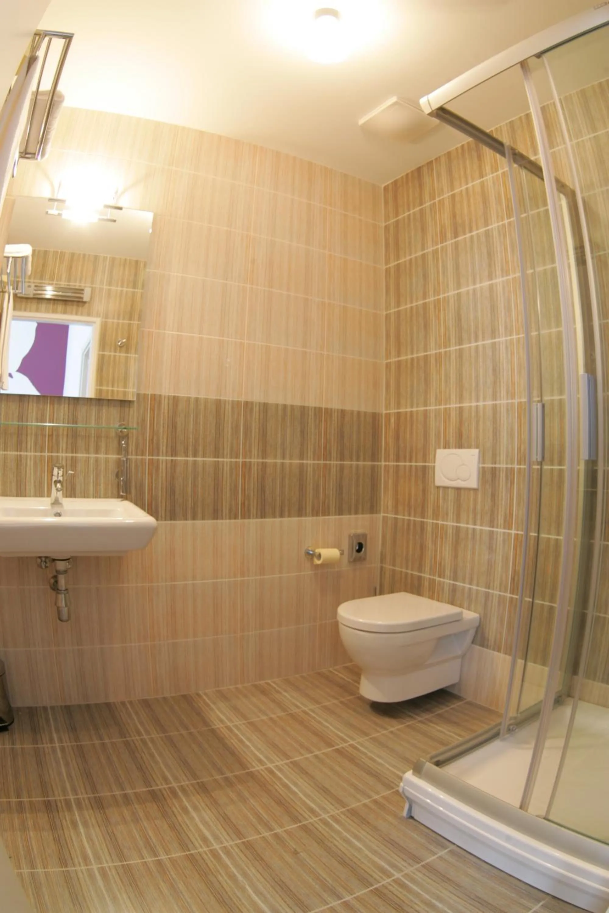 Bathroom in Dahlia Inn