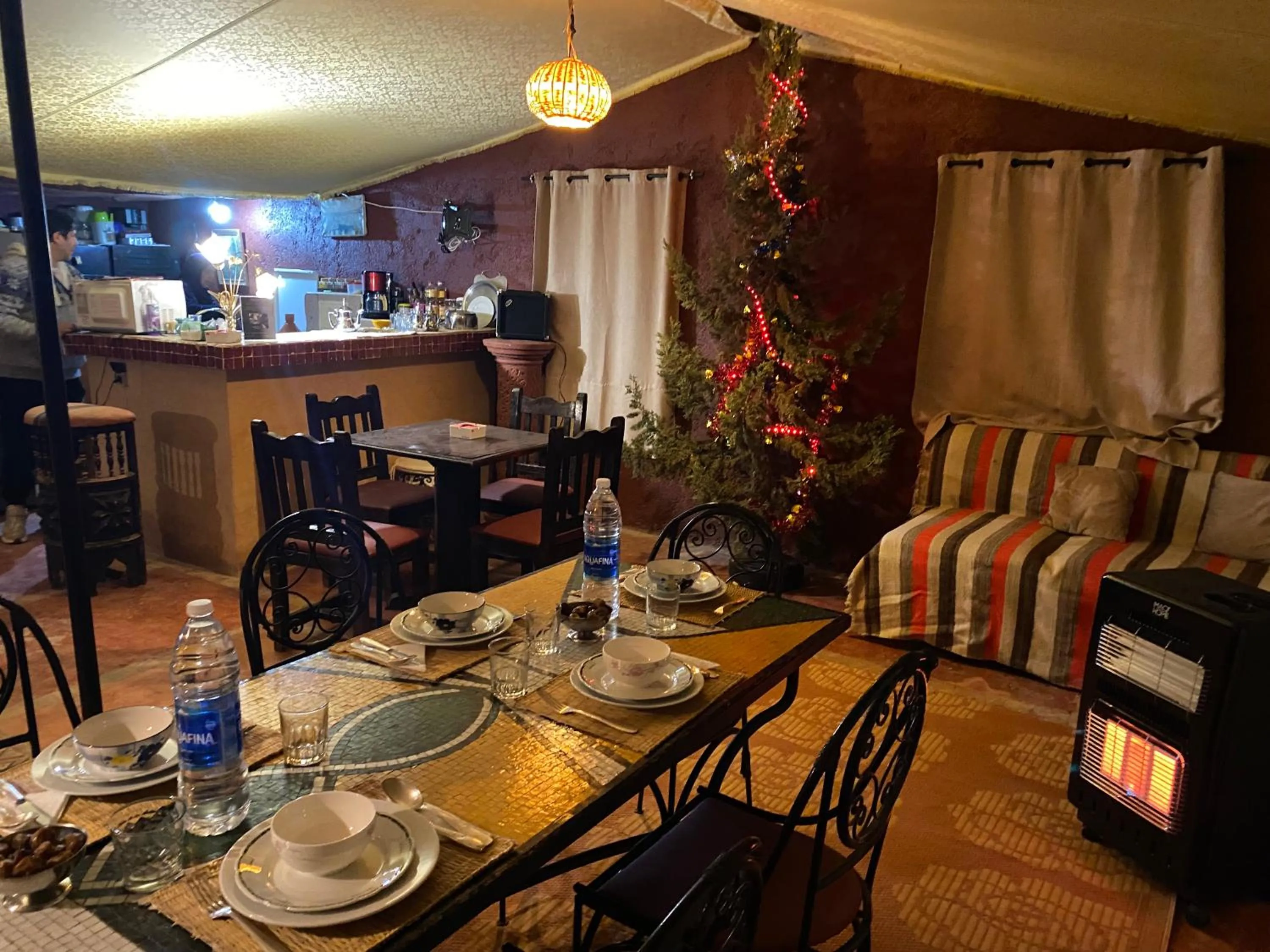 Restaurant/places to eat in Relais Esmeralda