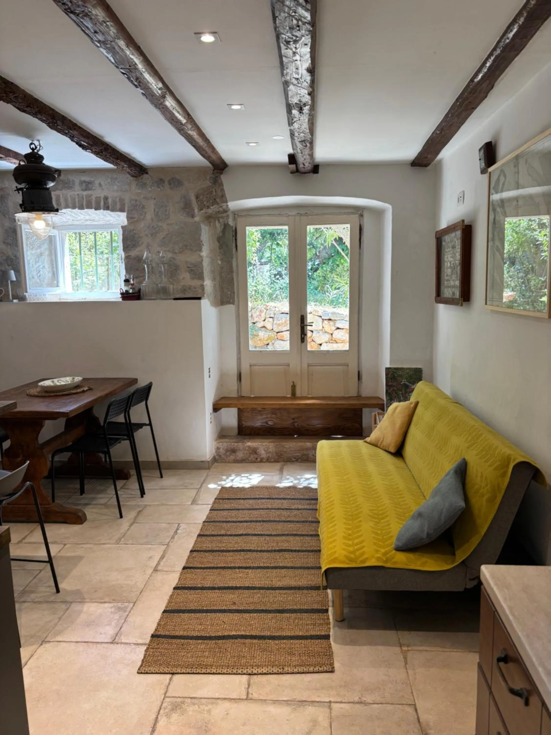 Dining area in Seaside Holiday Home Andrija