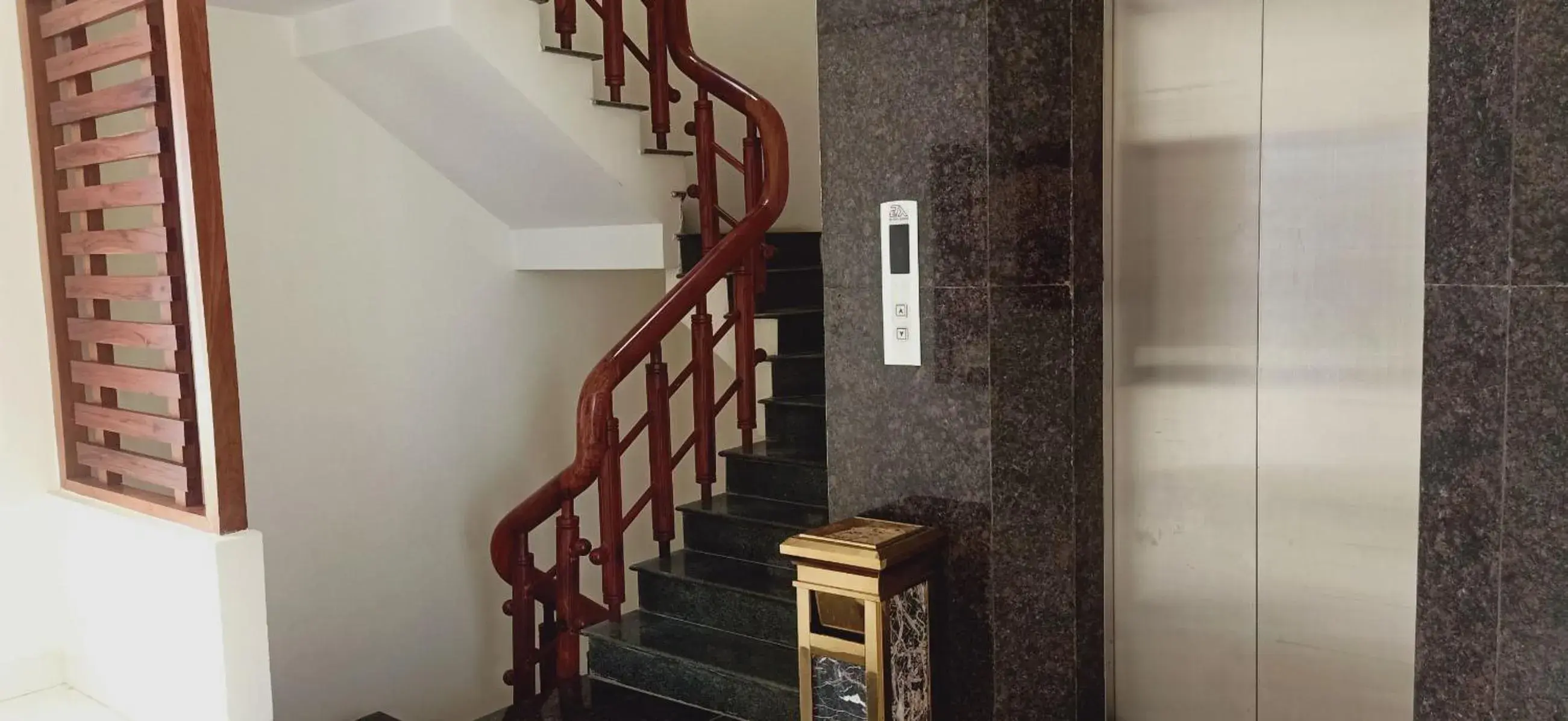 Property building in Hoang Oanh Hotel Property building in Hoang Oanh Hotel