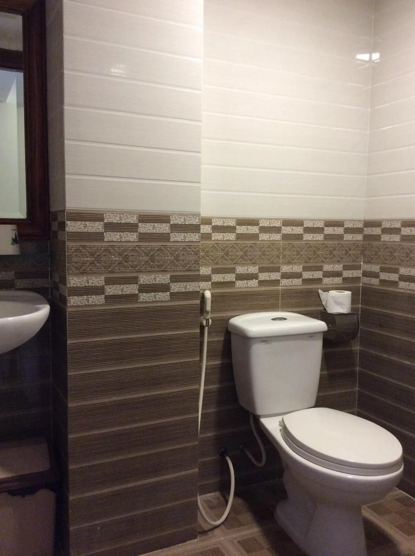 Bathroom in Hoang Oanh Hotel