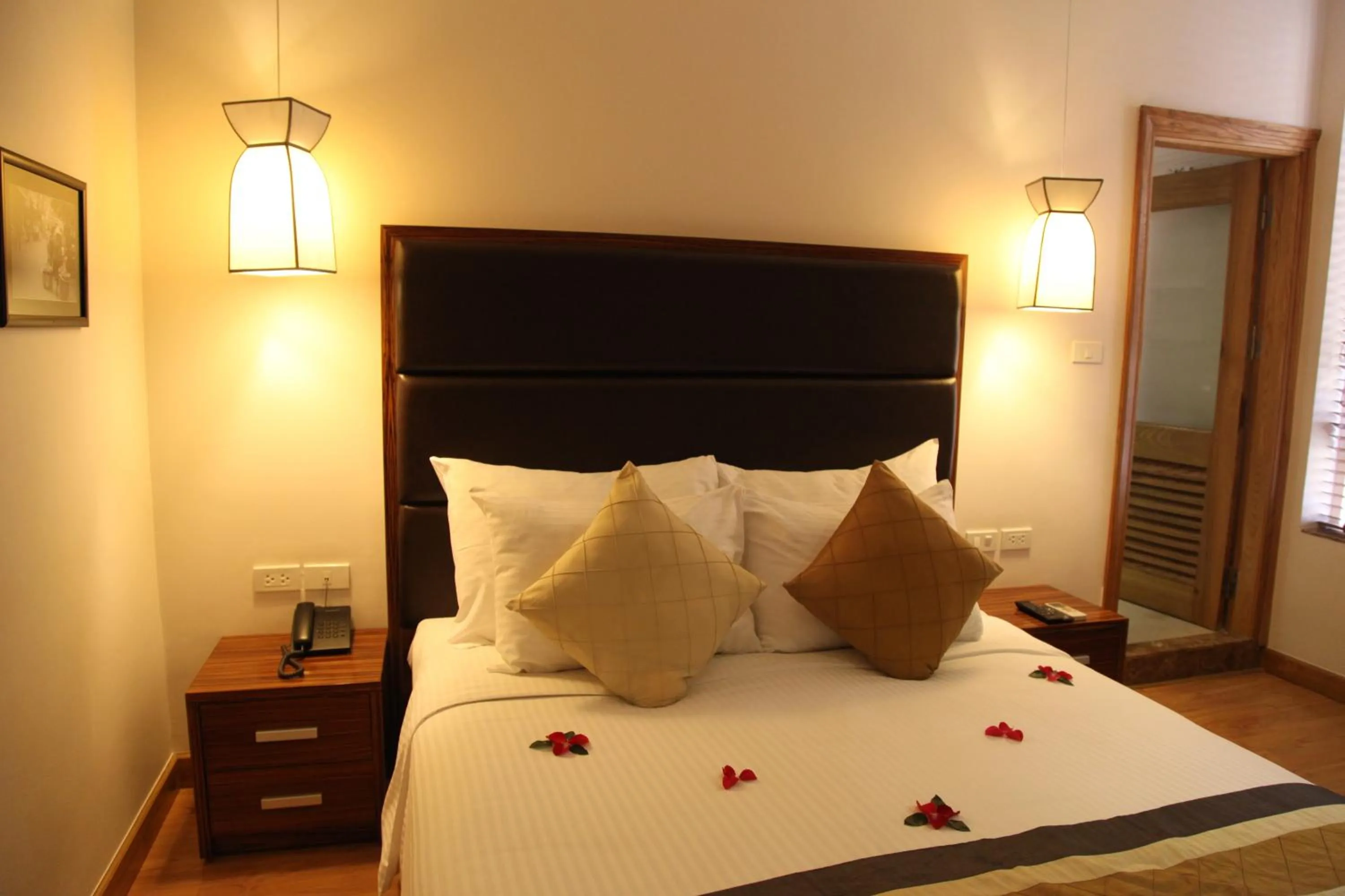 Bed in Elite Central Hotel Hanoi