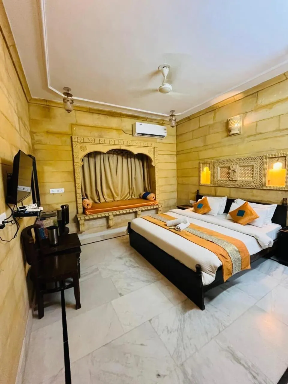 Bed in Wonbin Safari Jaisalmer