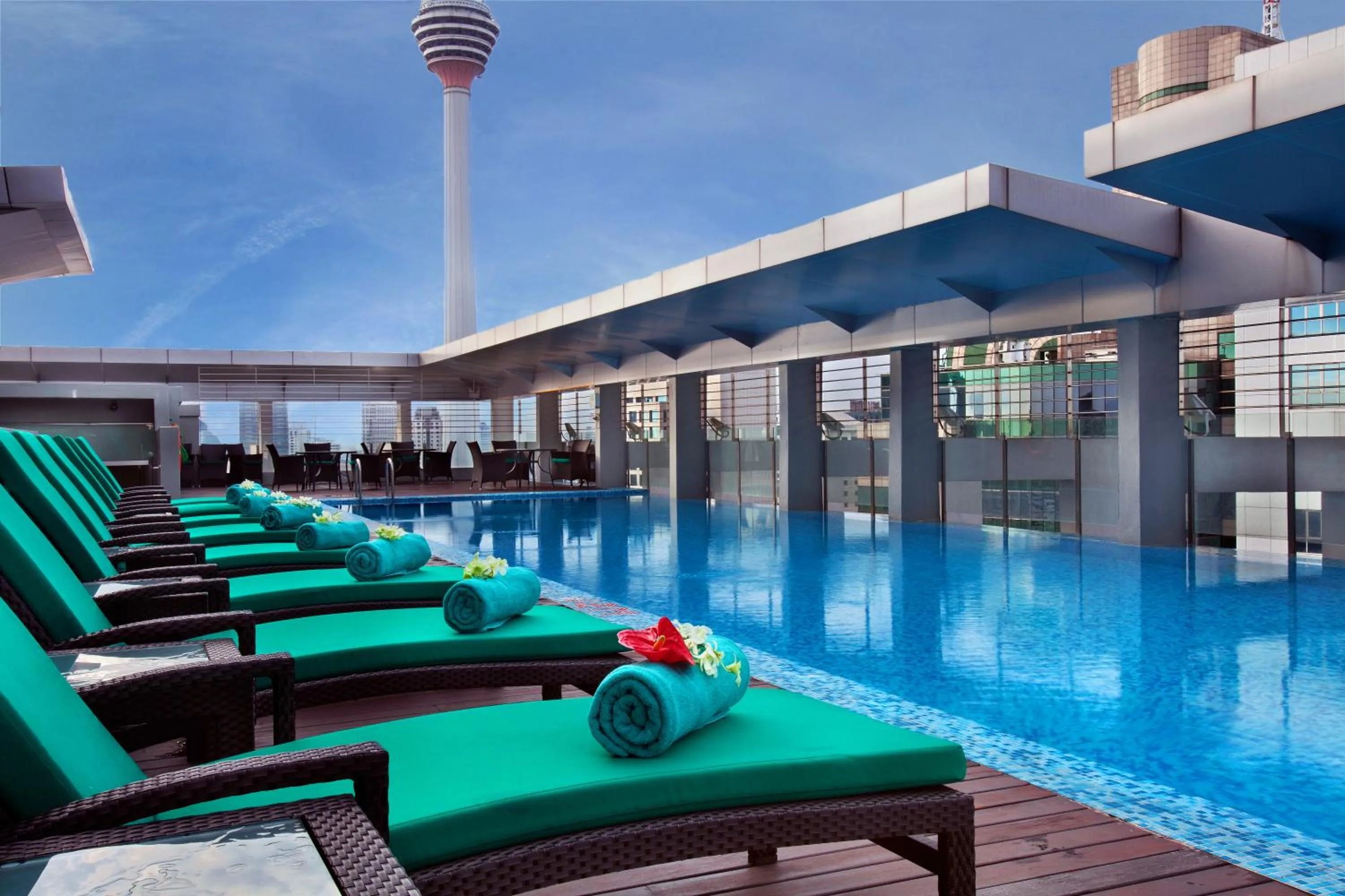 Swimming pool in PARKROYAL Serviced Suites Kuala Lumpur