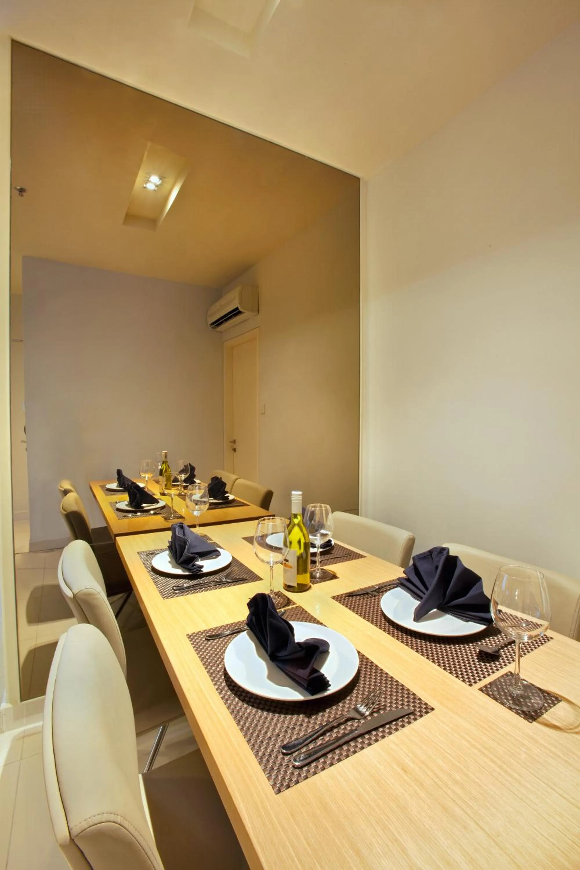 Dining area in PARKROYAL Serviced Suites Kuala Lumpur
