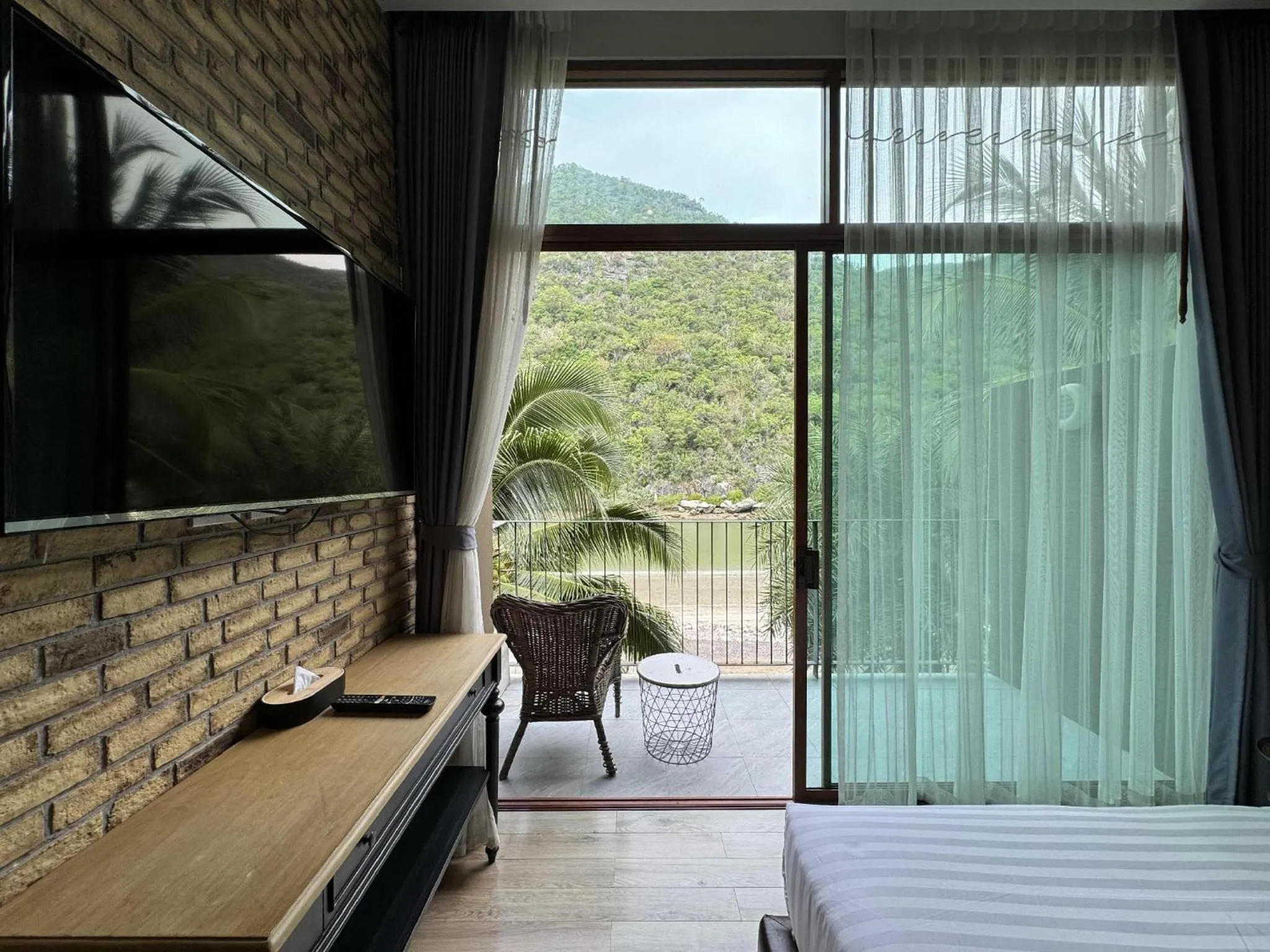 TV and multimedia, Bed in La Isla Pranburi Beach Resort