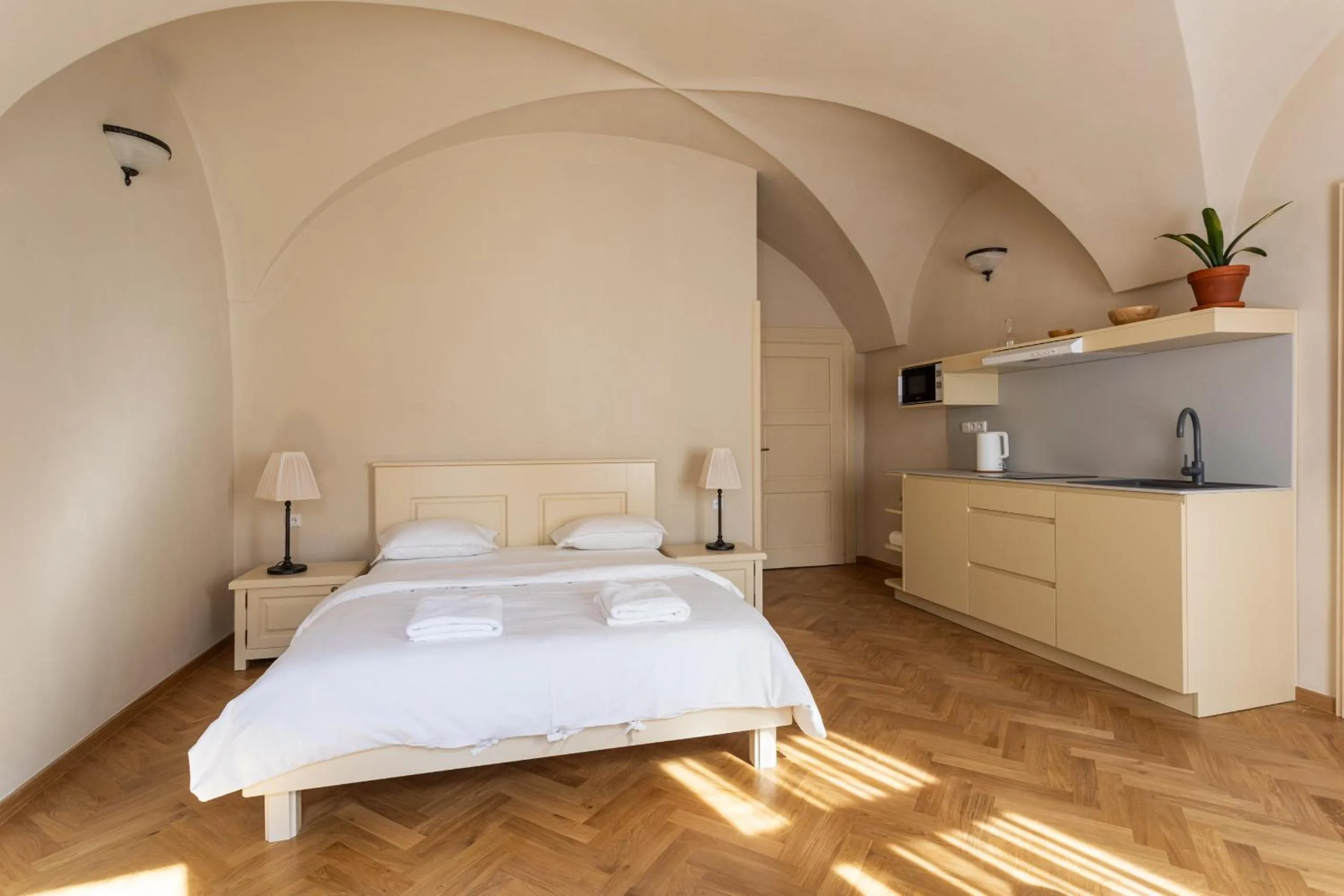 Bed in Residence Thunovska