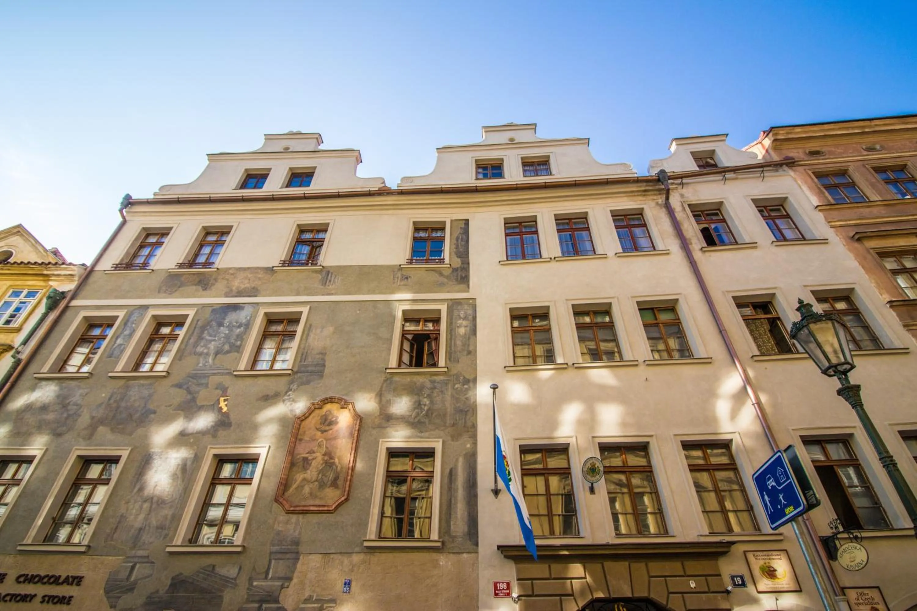 Property building in Residence Thunovska