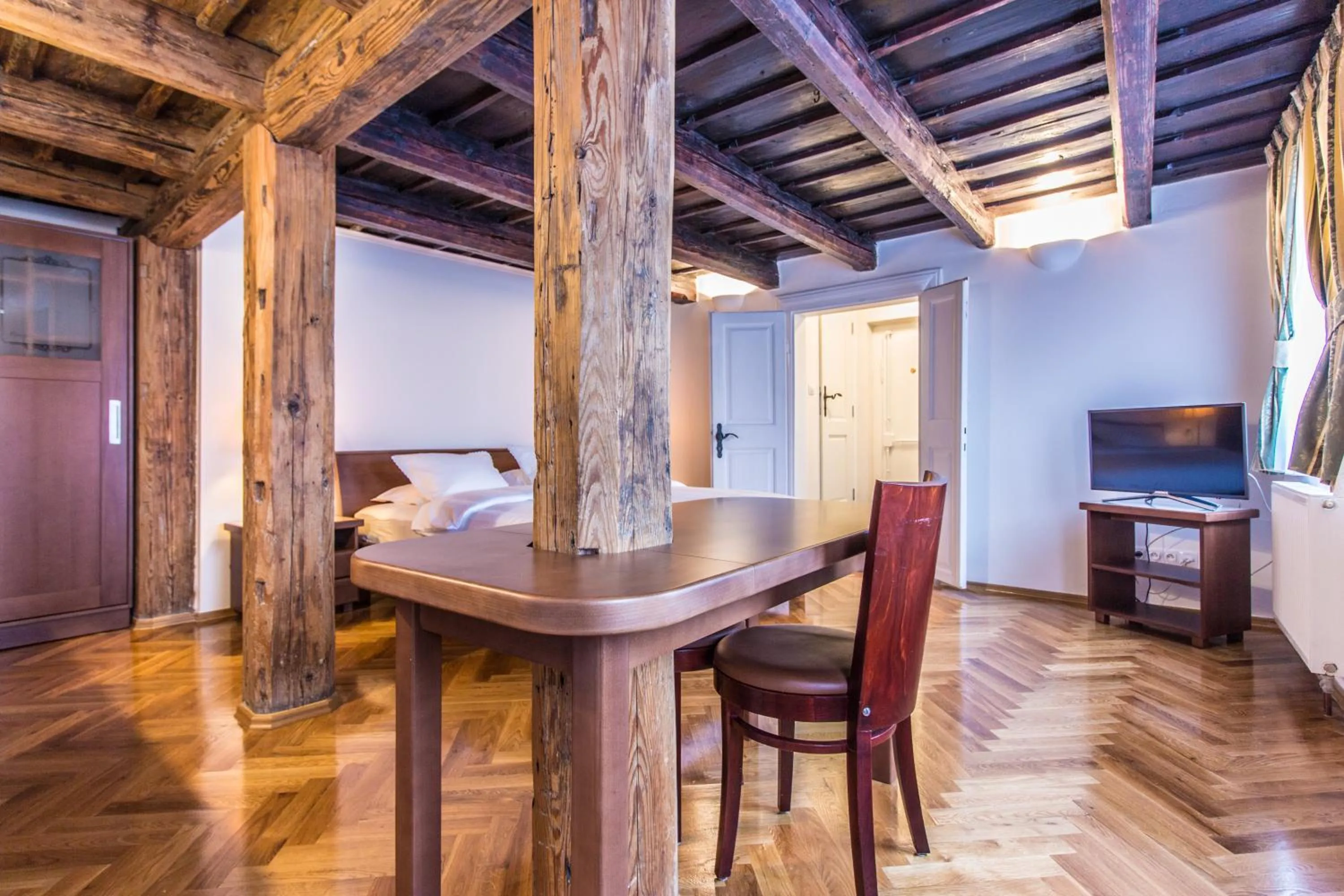 Dining area in Residence Thunovska