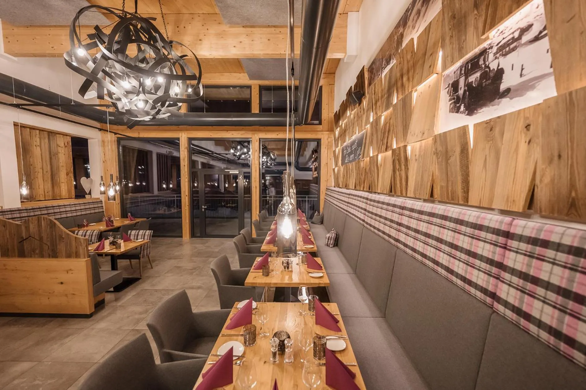 Restaurant/places to eat in Das Tauernherz