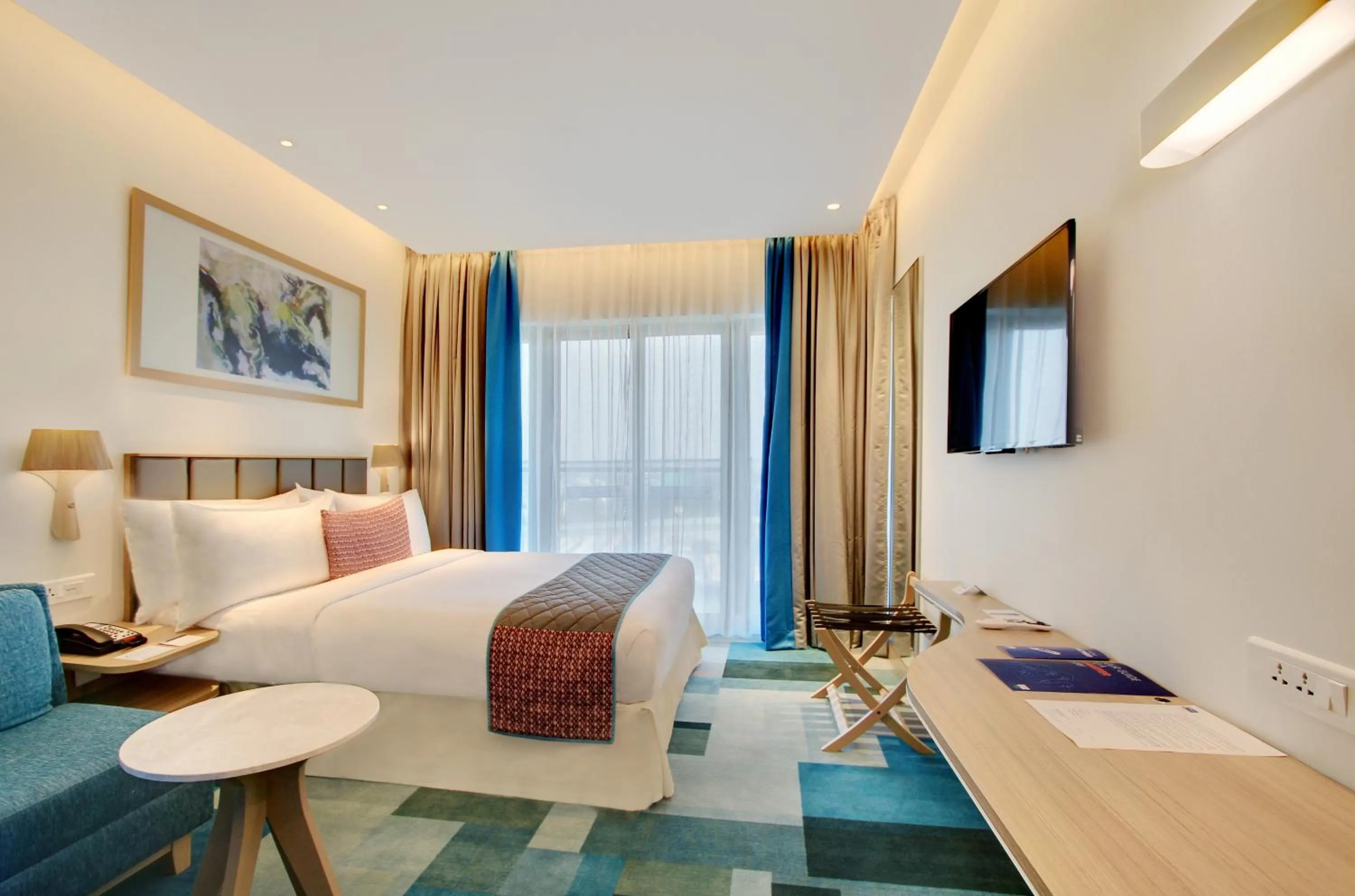 Photo of the whole room, Bed in Holiday Inn Bengaluru Racecourse by IHG