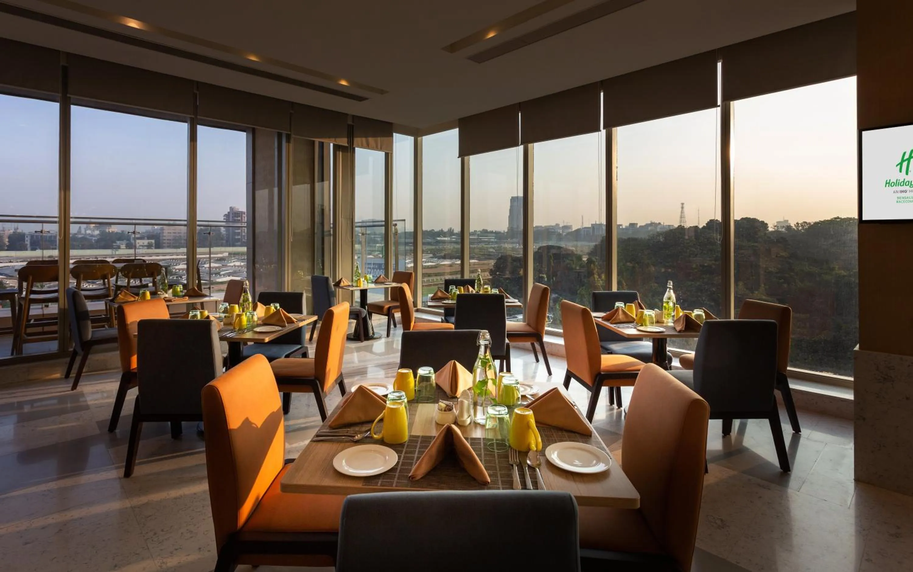 Restaurant/places to eat in Holiday Inn Bengaluru Racecourse by IHG