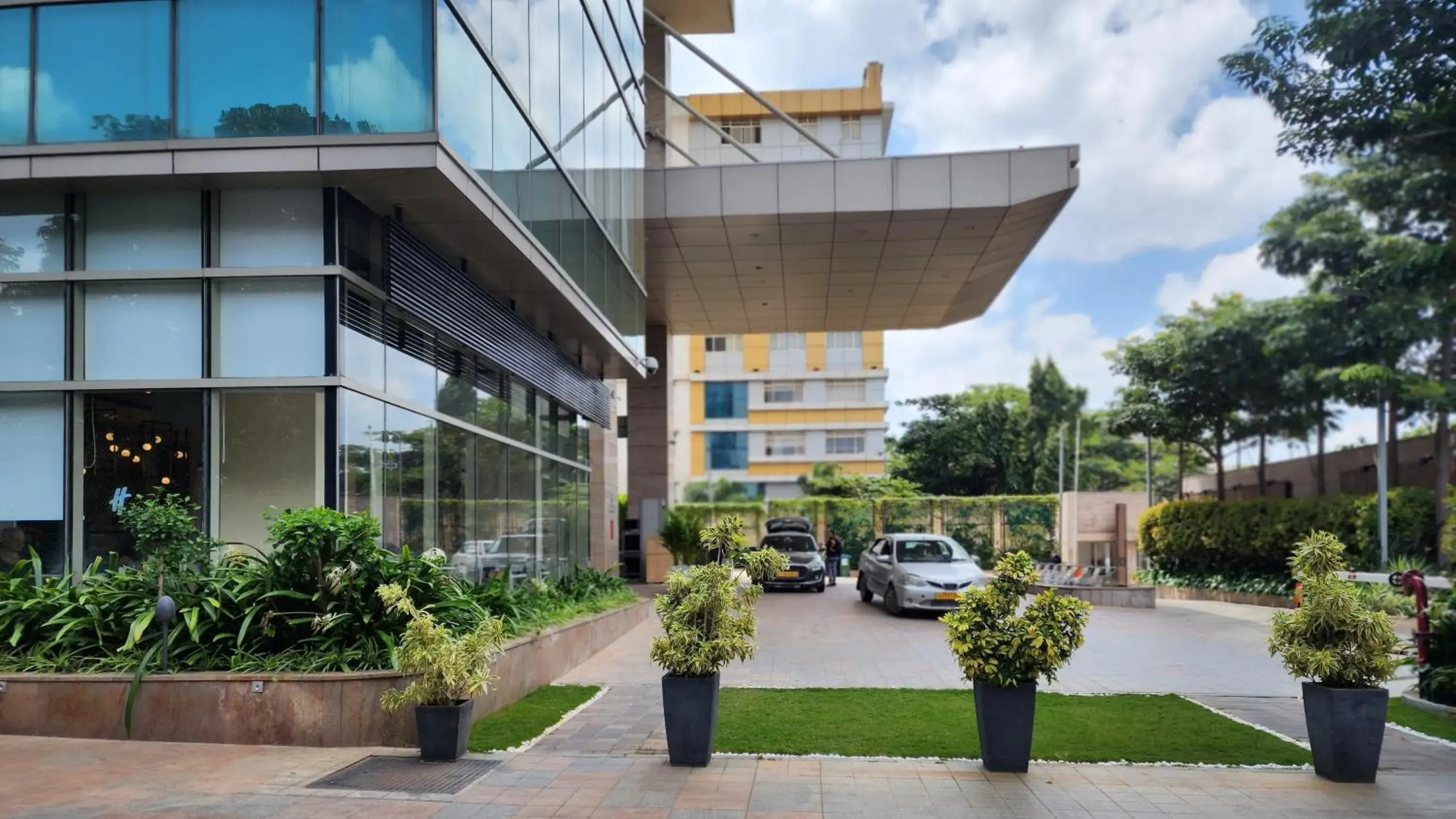 Property building in Holiday Inn Bengaluru Racecourse by IHG Property building in Holiday Inn Bengaluru Racecourse by IHG