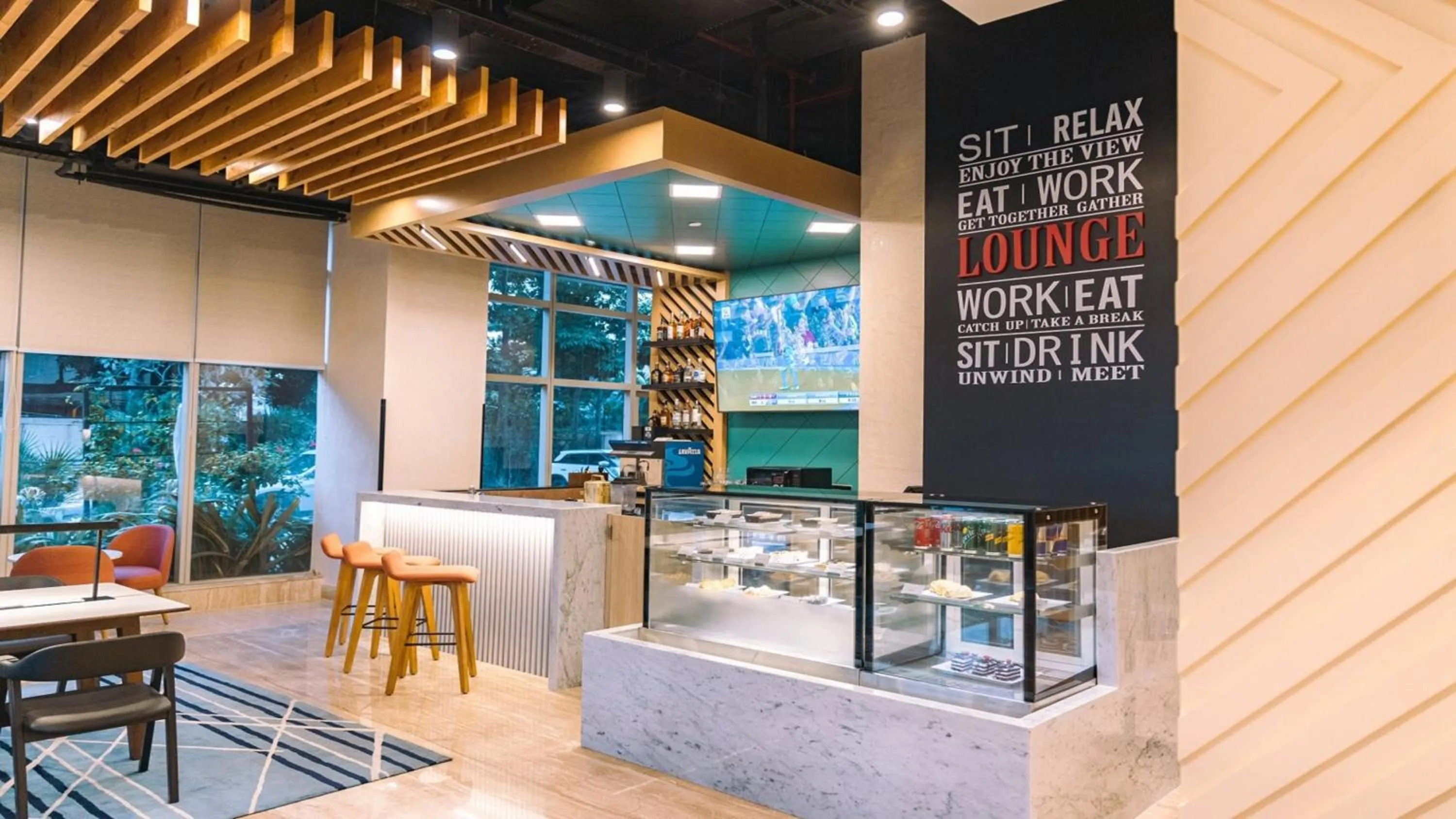 Restaurant/places to eat in Holiday Inn Bengaluru Racecourse by IHG