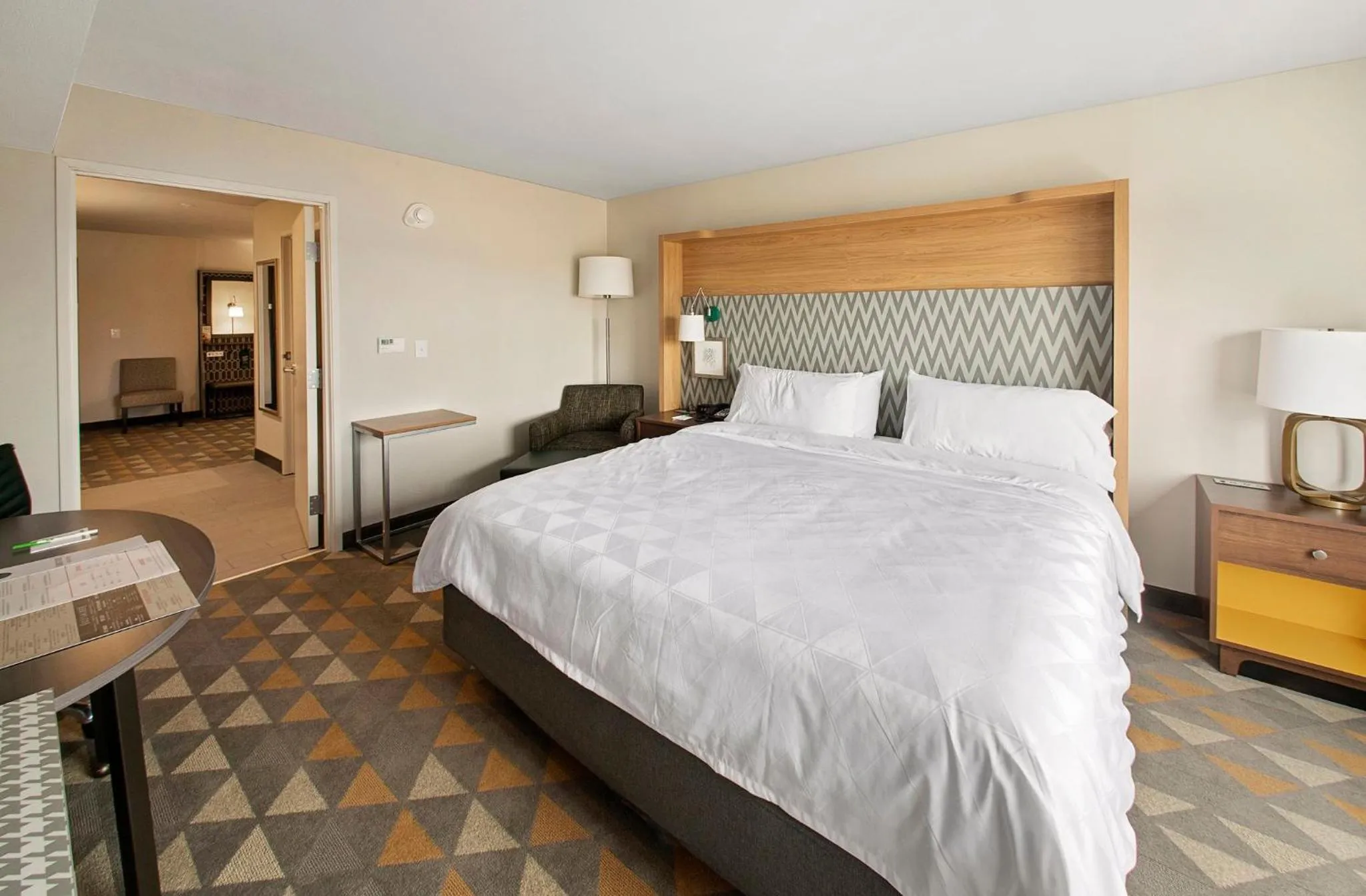 Photo of the whole room, Bed in Holiday Inn & Suites Decatur-Forsyth by IHG