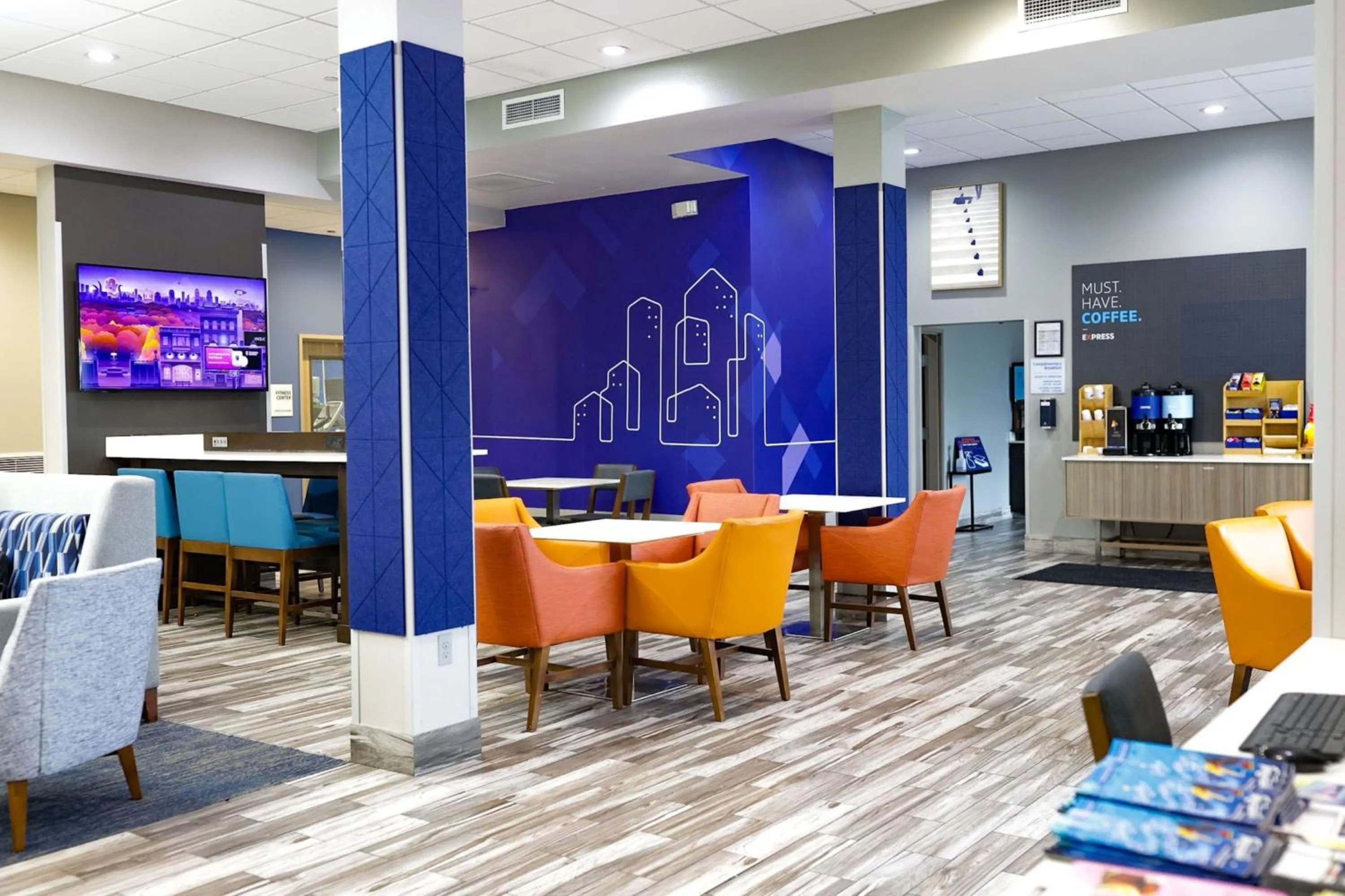 Breakfast in Holiday Inn Express & Suites Memphis Arpt Elvis Presley Blv by IHG