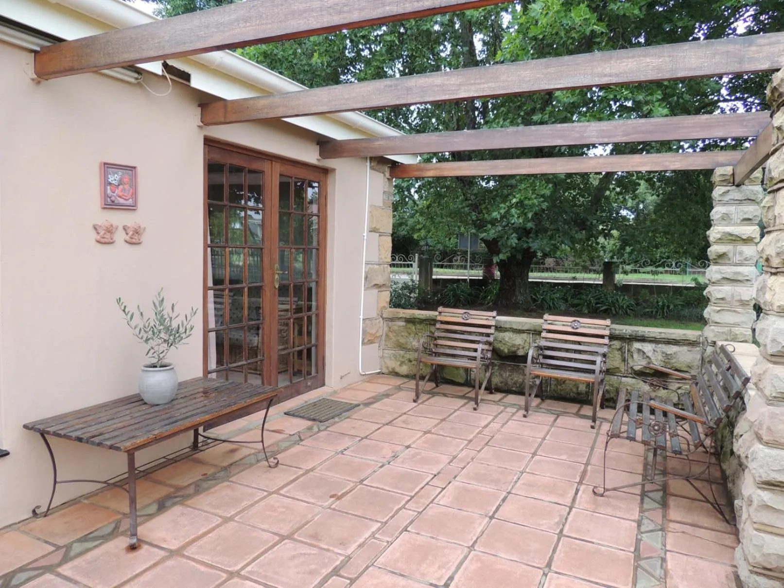 Patio in Wegkomkans B&B