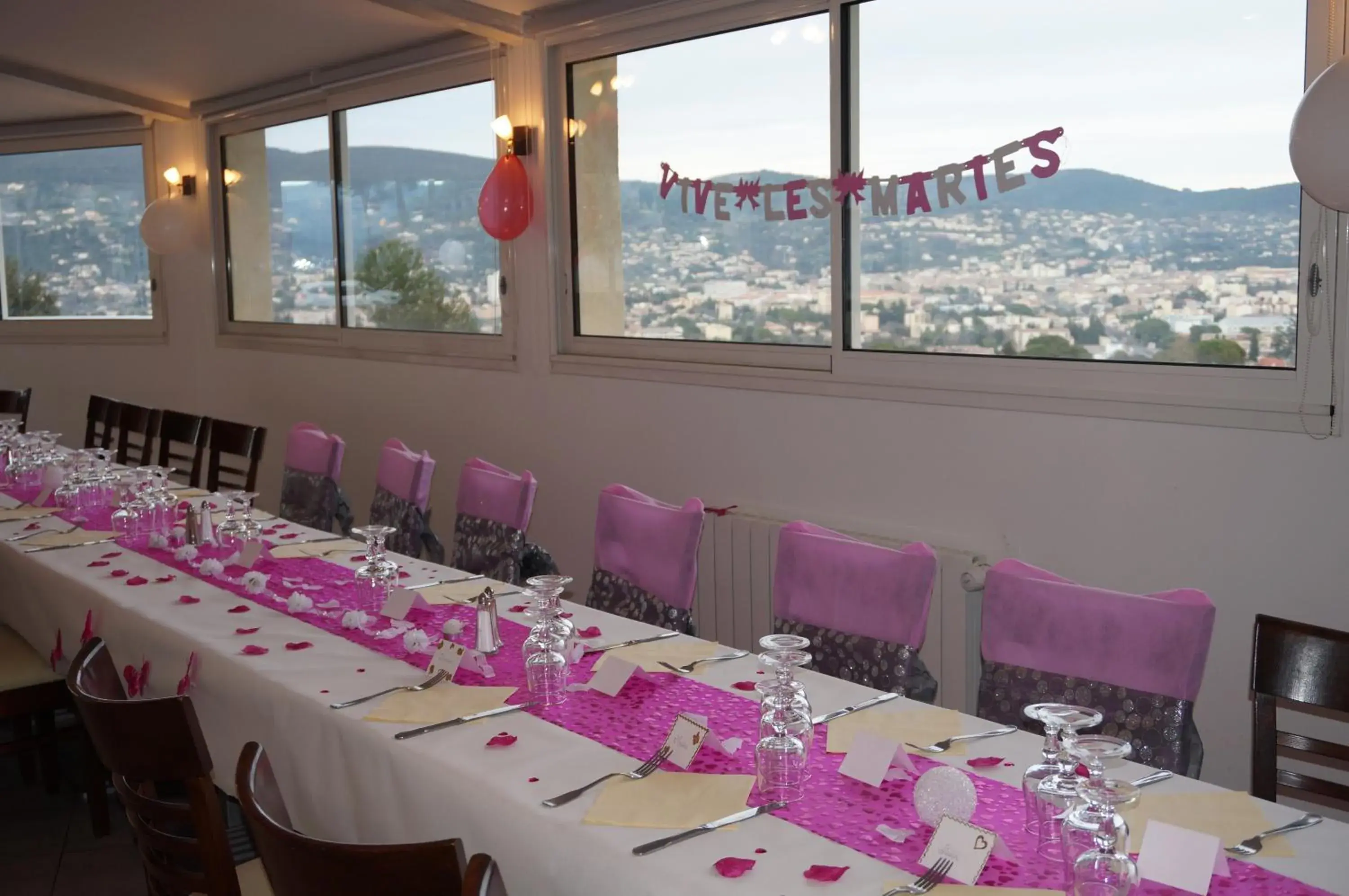 Restaurant/places to eat in Logis Hotel Le Col De L'ange Restaurant/places to eat in Logis Hotel Le Col De L'ange