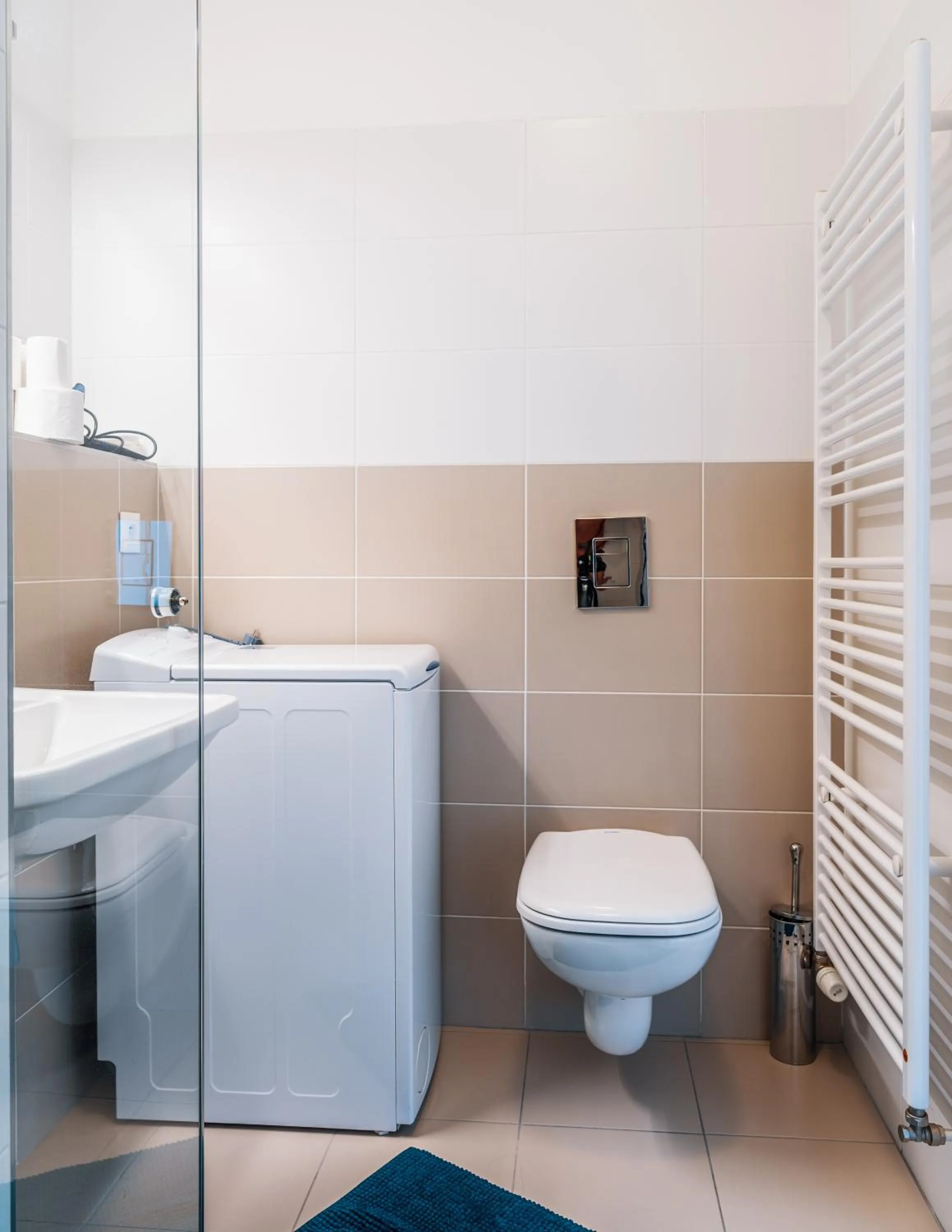 Bathroom in Apollis Business&Budget by Ambiente