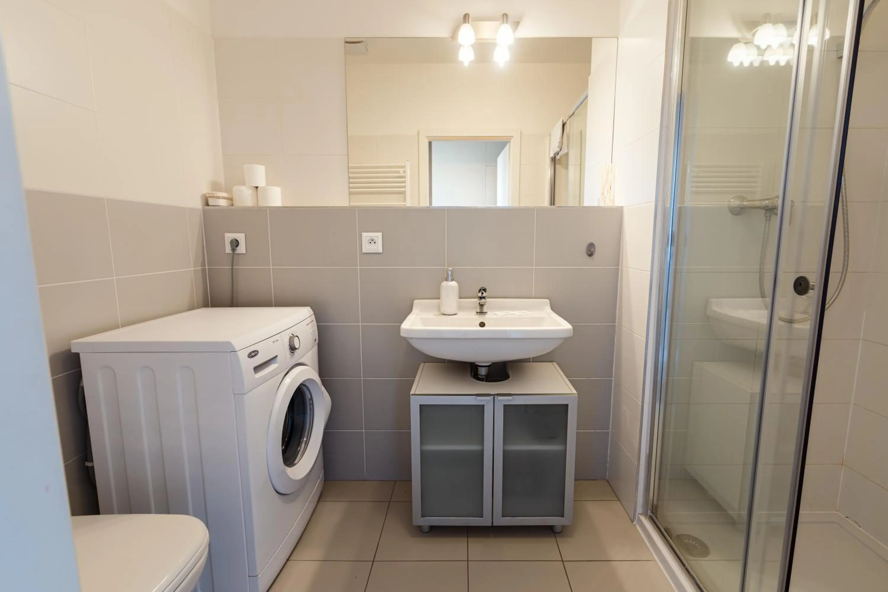 Bathroom in Apollis Business&Budget by Ambiente