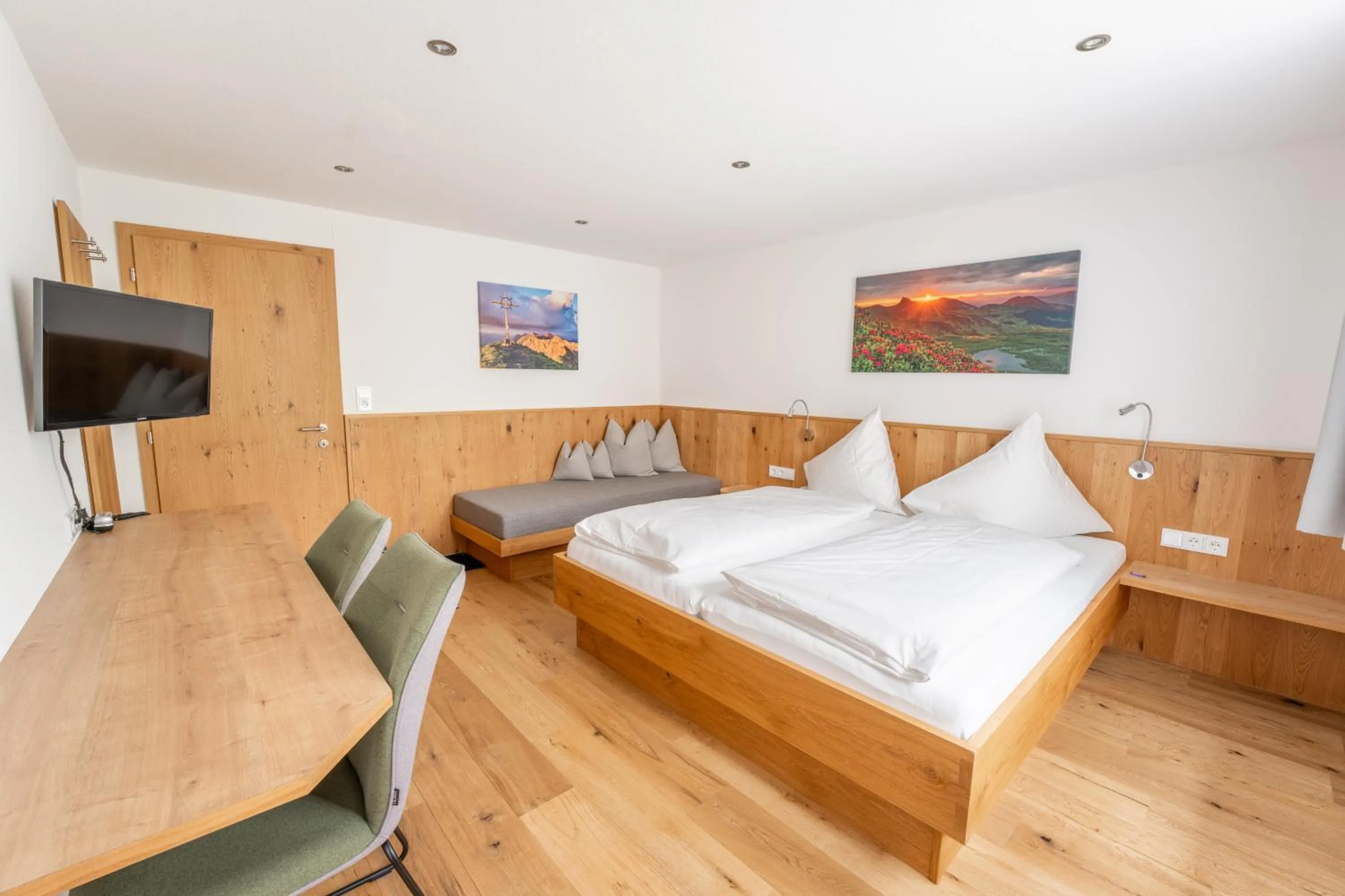 Photo of the whole room in Hotel Garni Krumbach