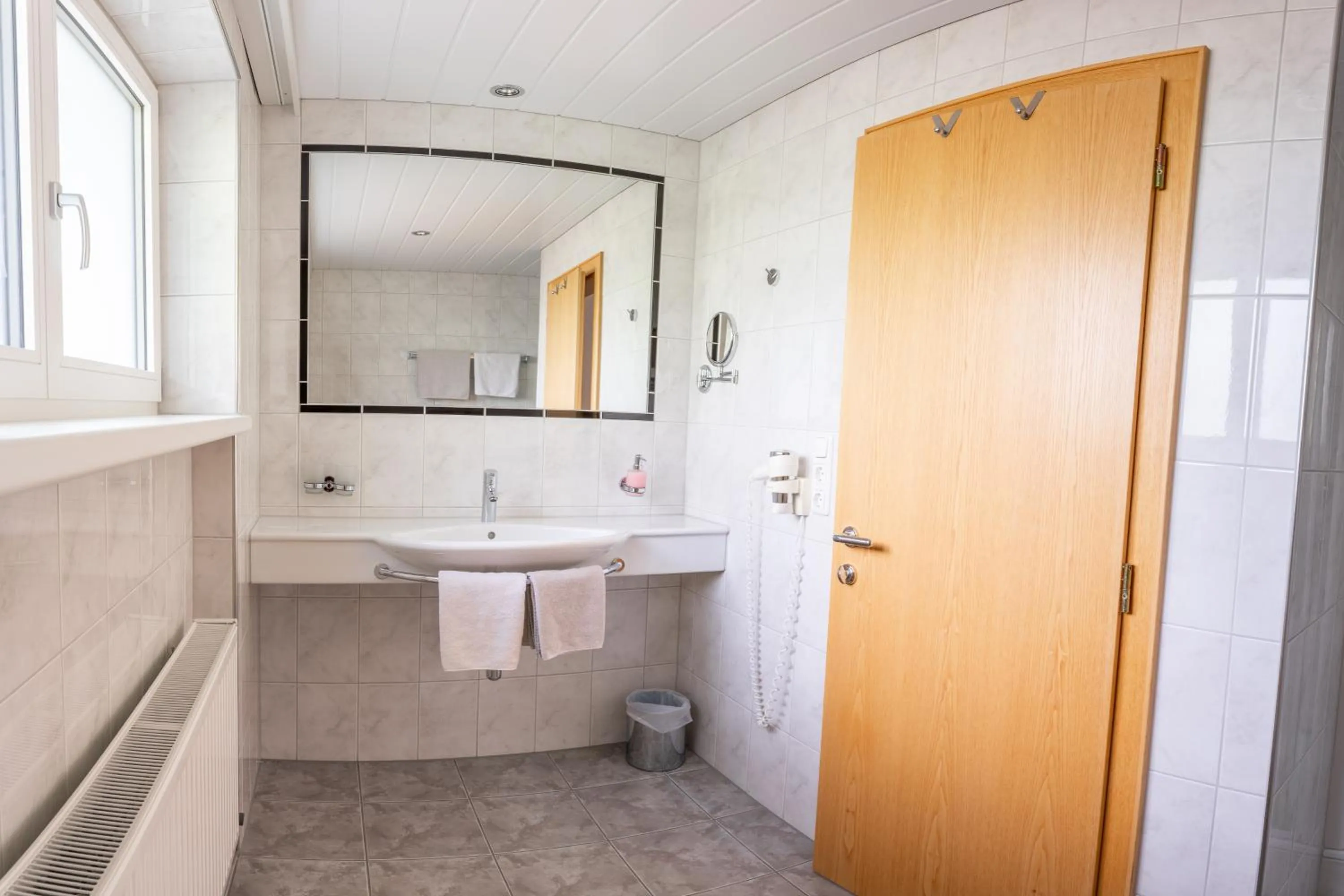 Bathroom in Hotel Garni Krumbach