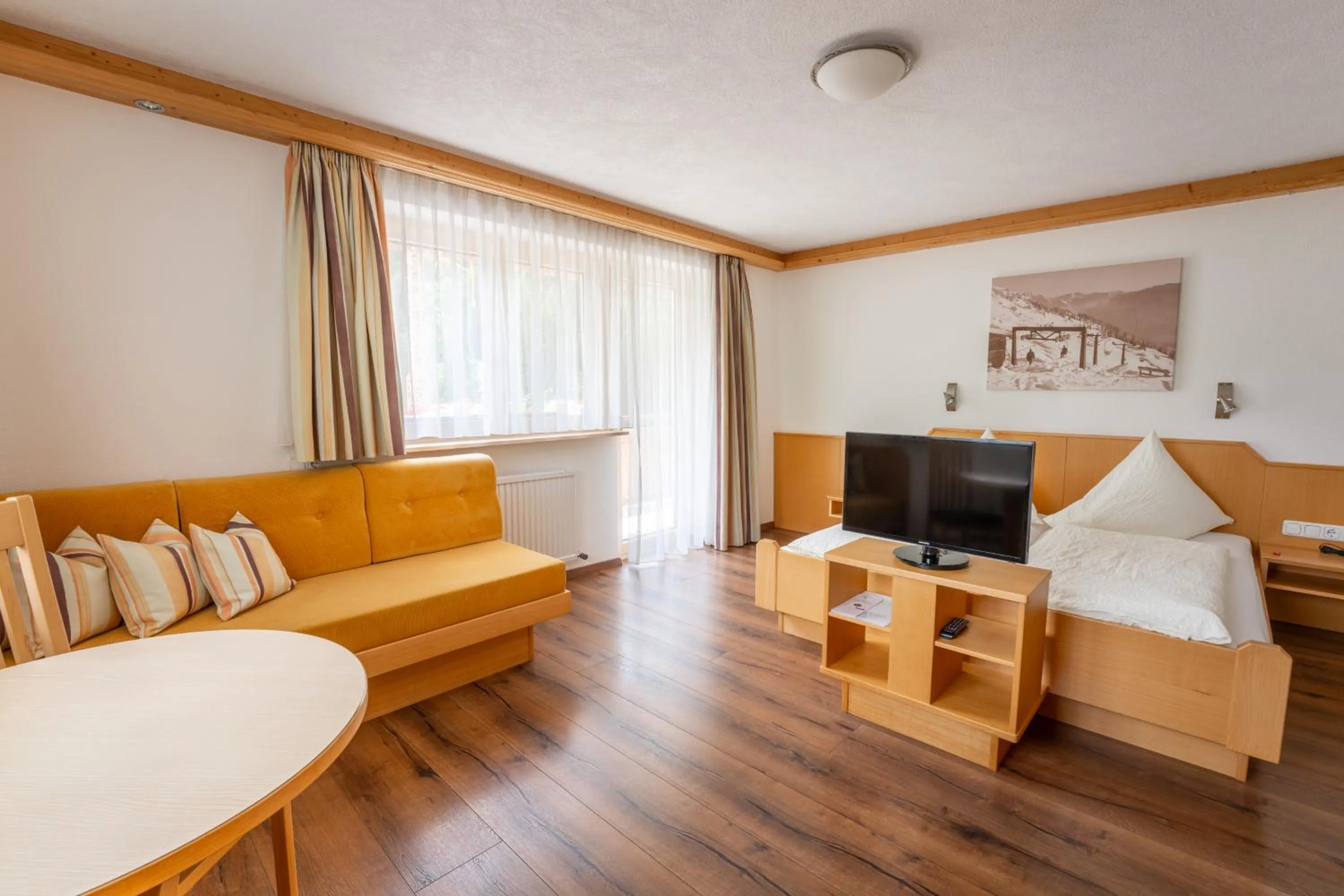 Photo of the whole room in Hotel Garni Krumbach