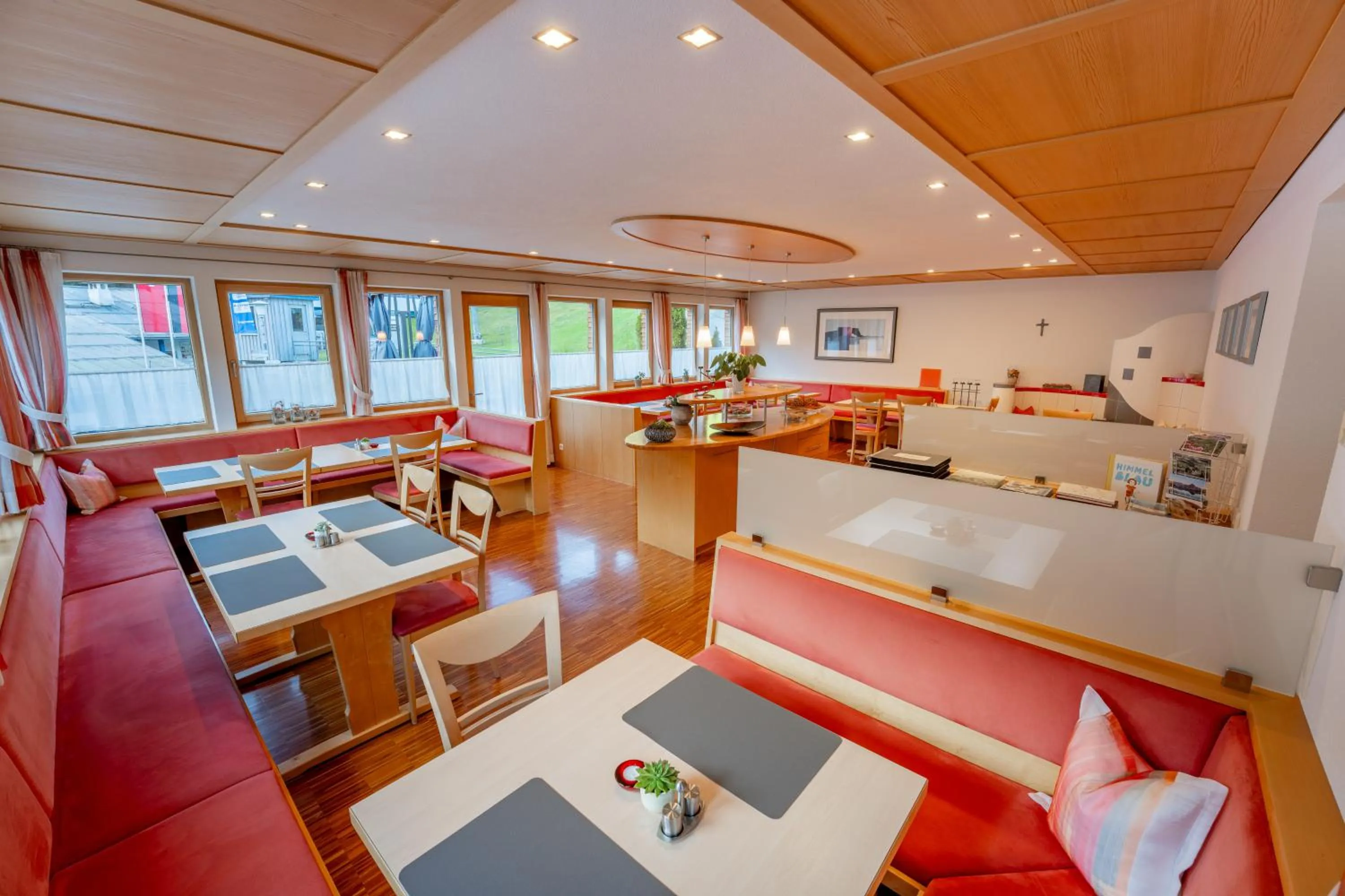 Restaurant/places to eat in Hotel Garni Krumbach