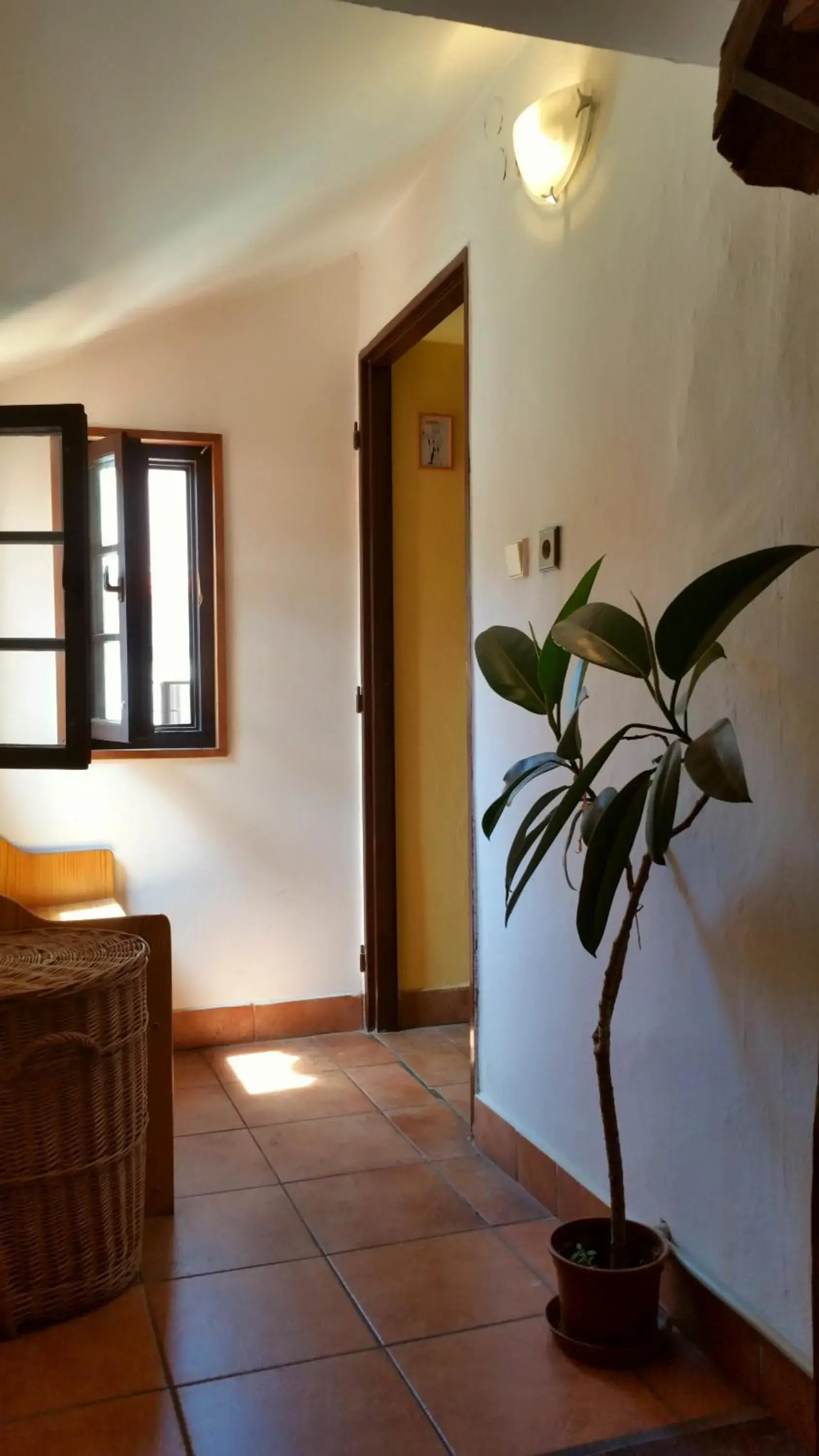 Single Bed in 6-Bed Dormitory Room in Hostel Merlin Single Bed in 6-Bed Dormitory Room in Hostel Merlin