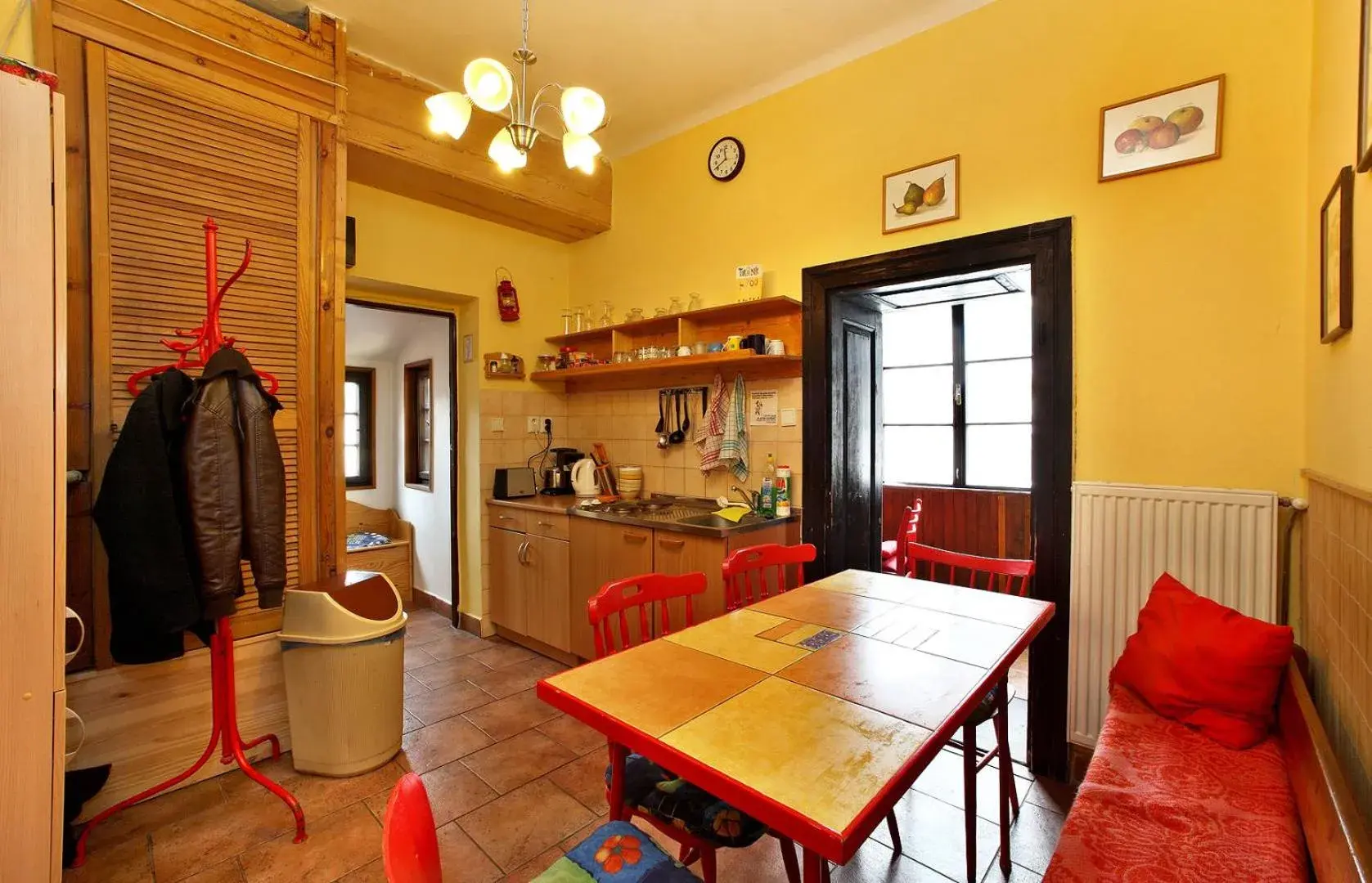 Standard Single Room with Street View in Hostel Merlin Standard Single Room with Street View in Hostel Merlin