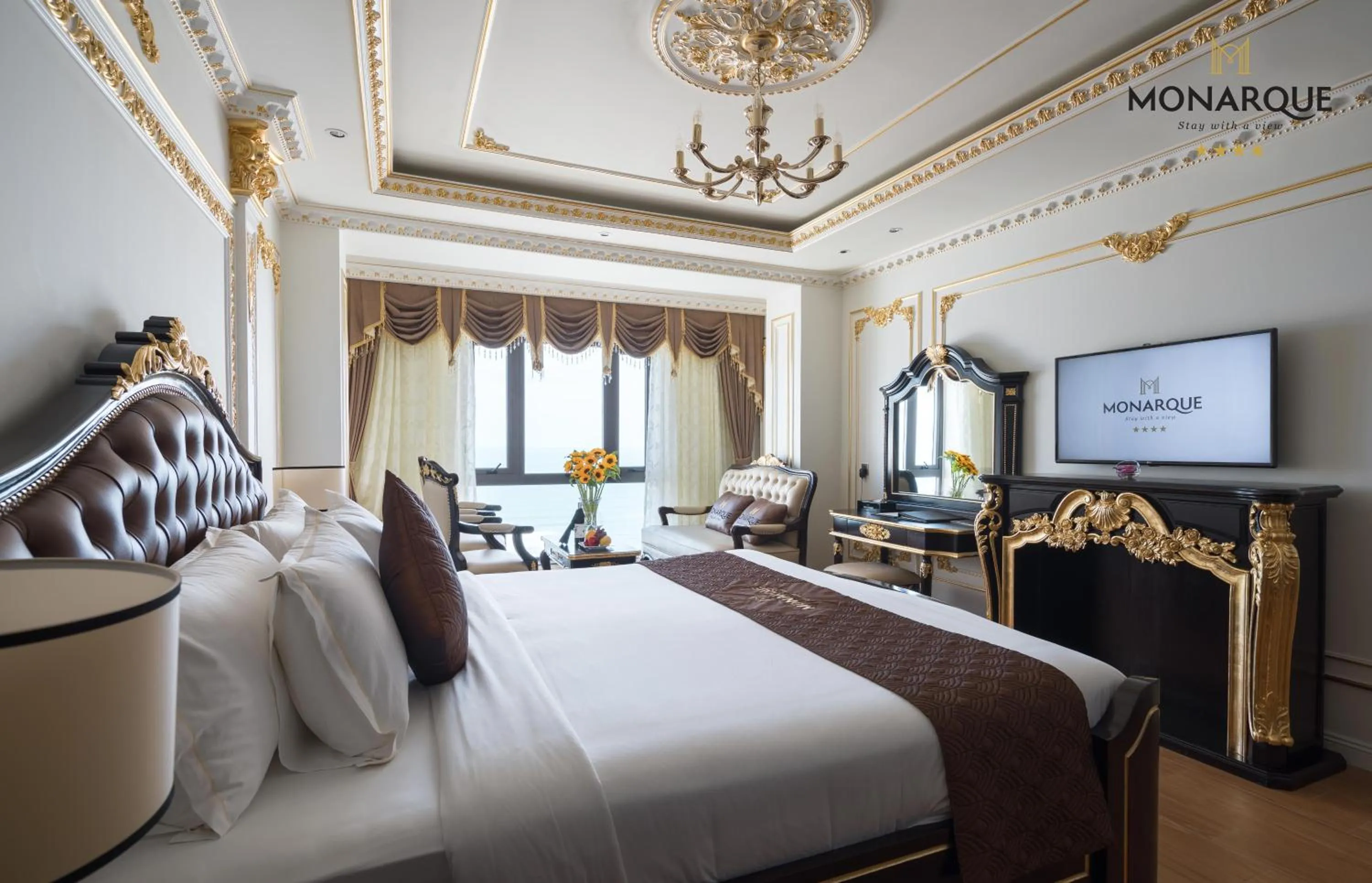 Photo of the whole room, Bed in Monarque Hotel Danang