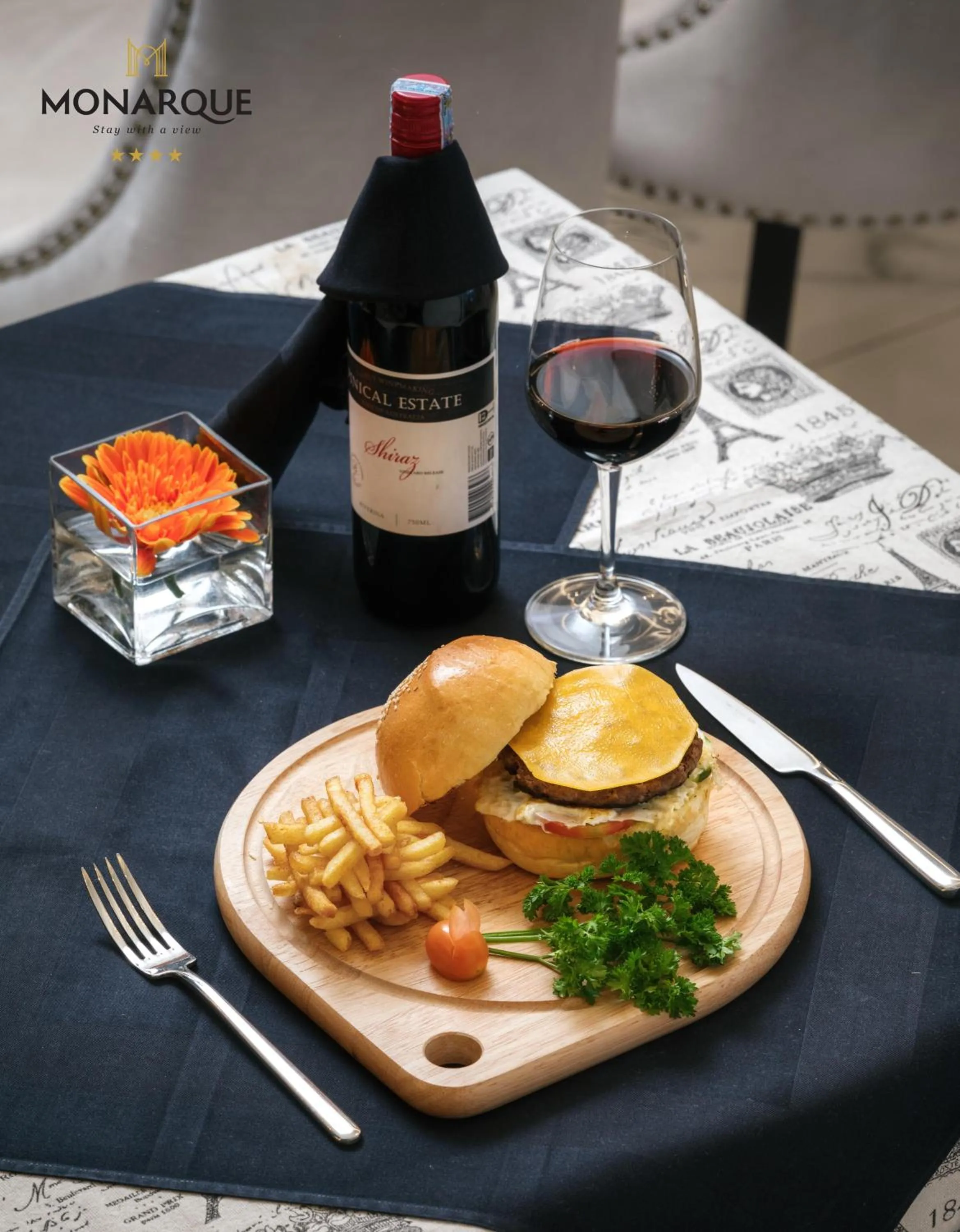 Food and drinks in Monarque Hotel Danang