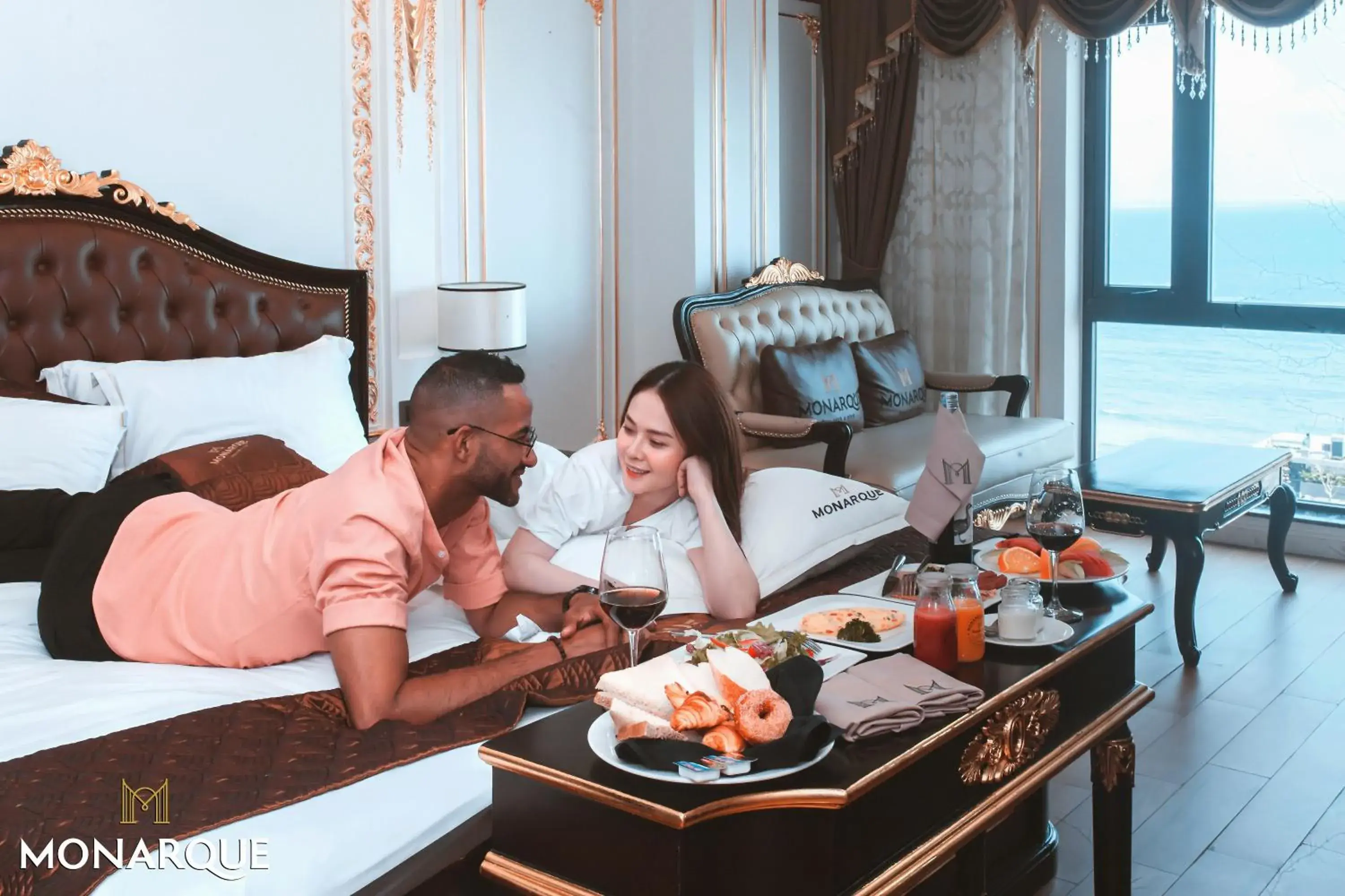 Sea view, Bed in Monarque Hotel Danang Sea view, Bed in Monarque Hotel Danang