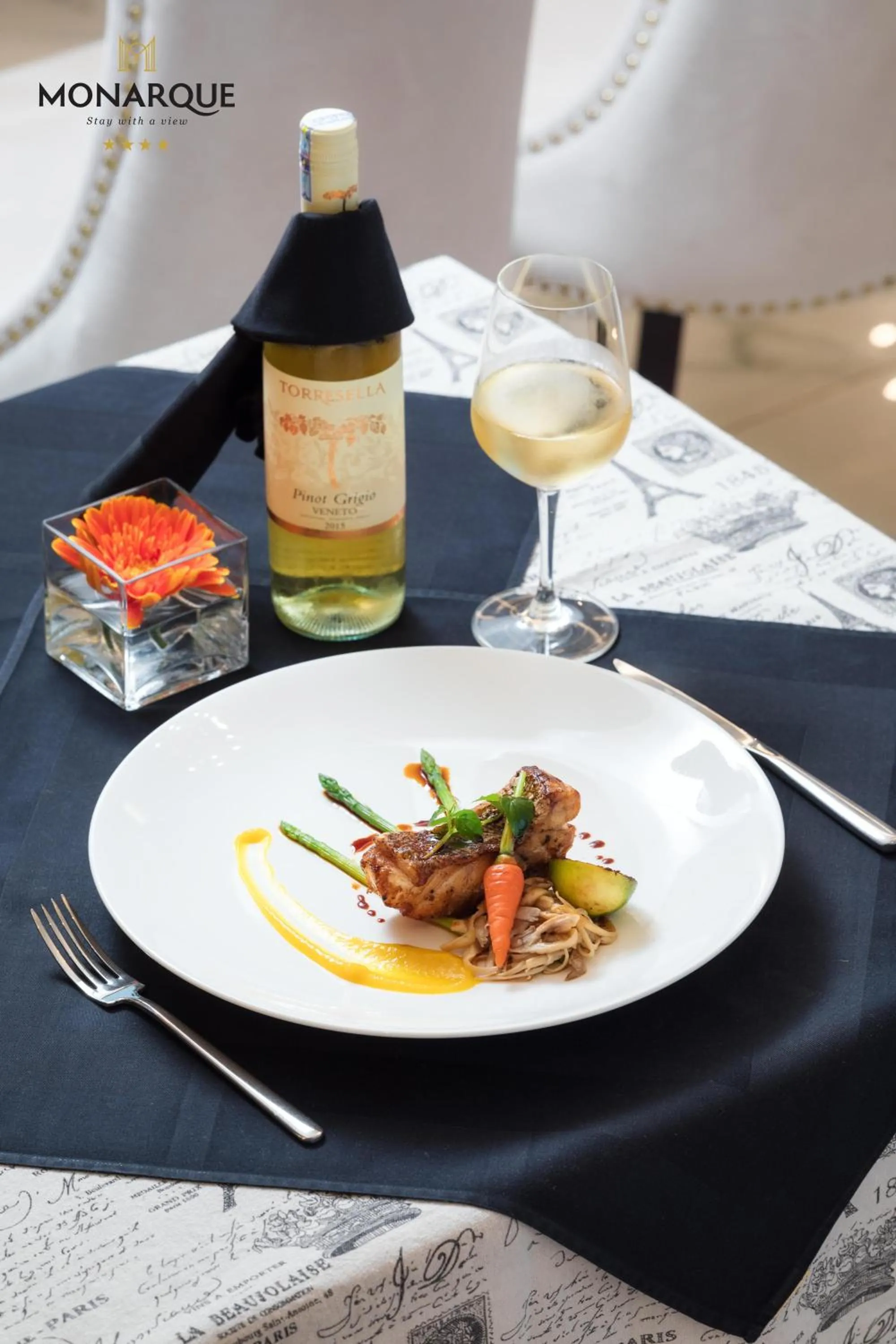 Food and drinks in Monarque Hotel Danang