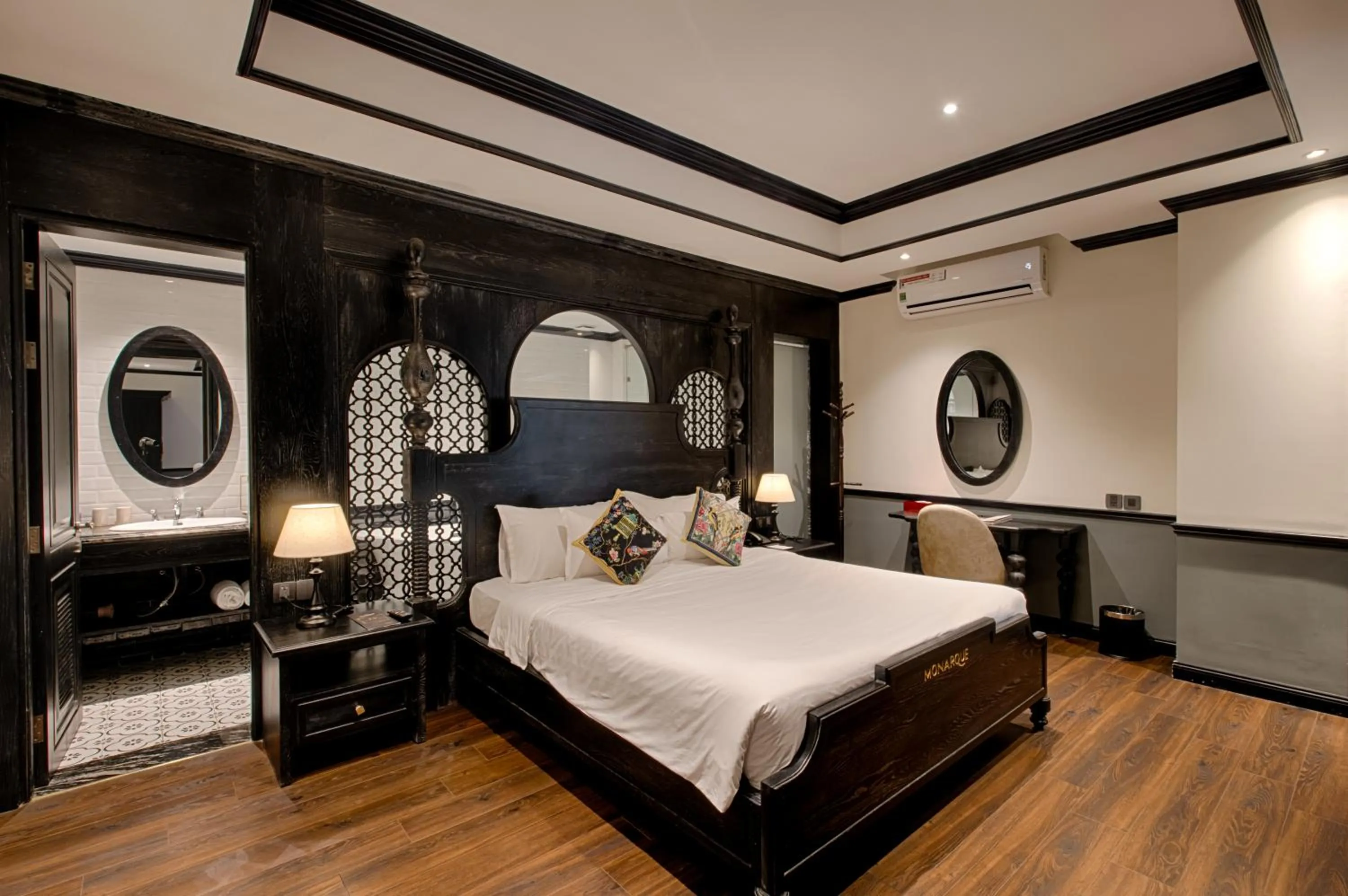 Bed in Monarque Hotel Danang