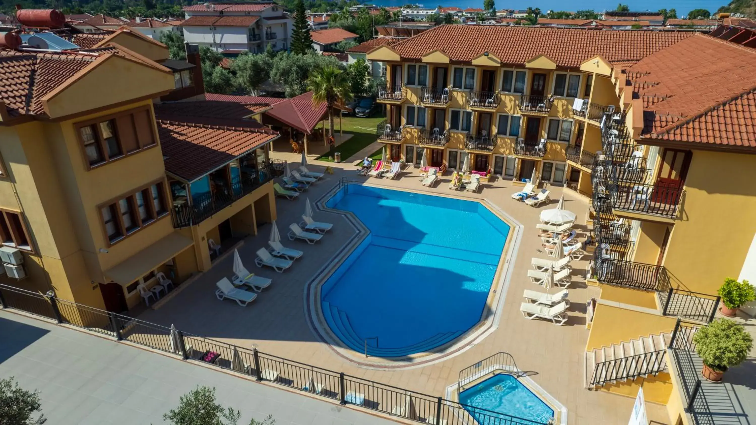 Property building in Belcehan Beach Property building in Belcehan Beach