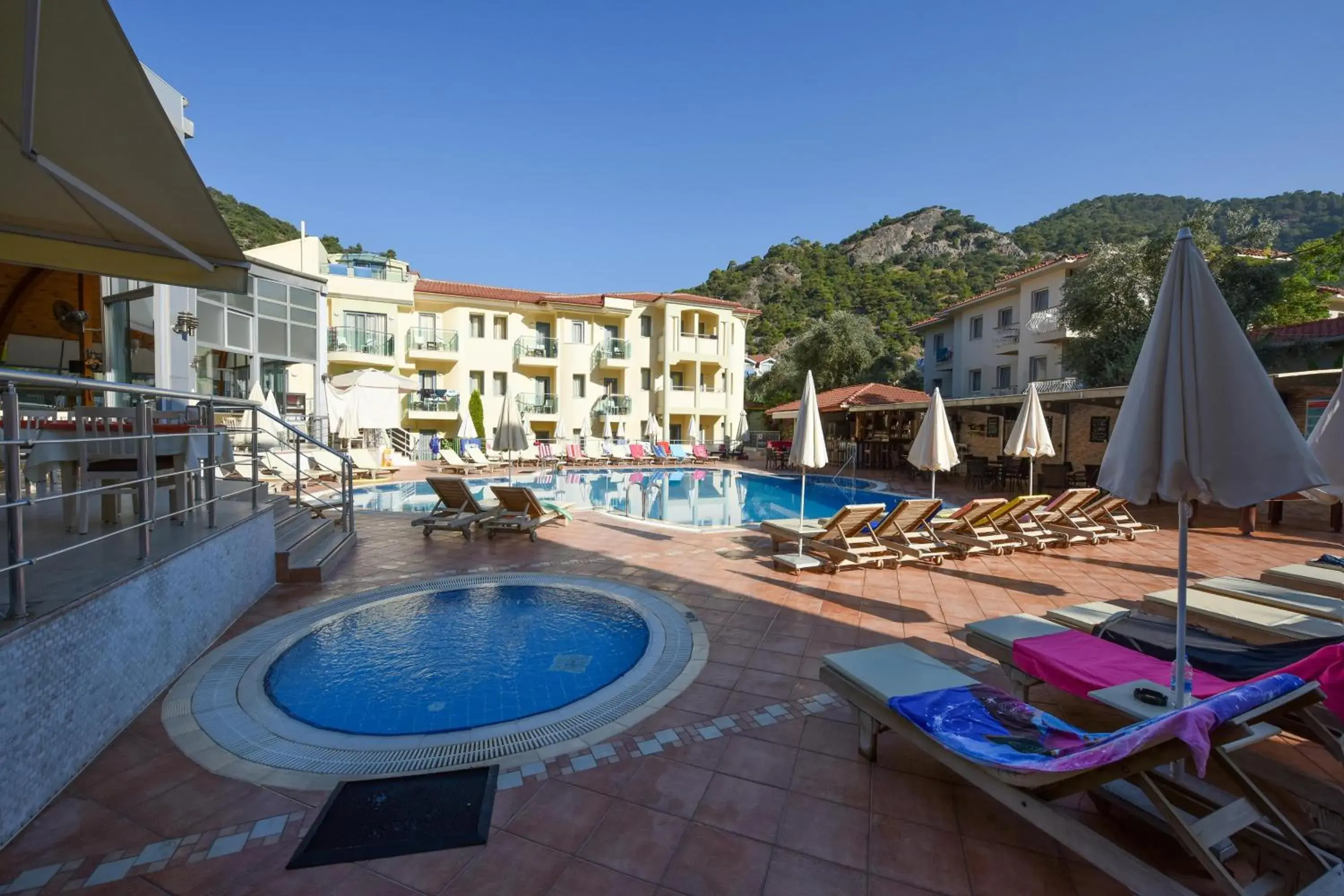 Property building in Belcehan Hotel Property building in Belcehan Hotel