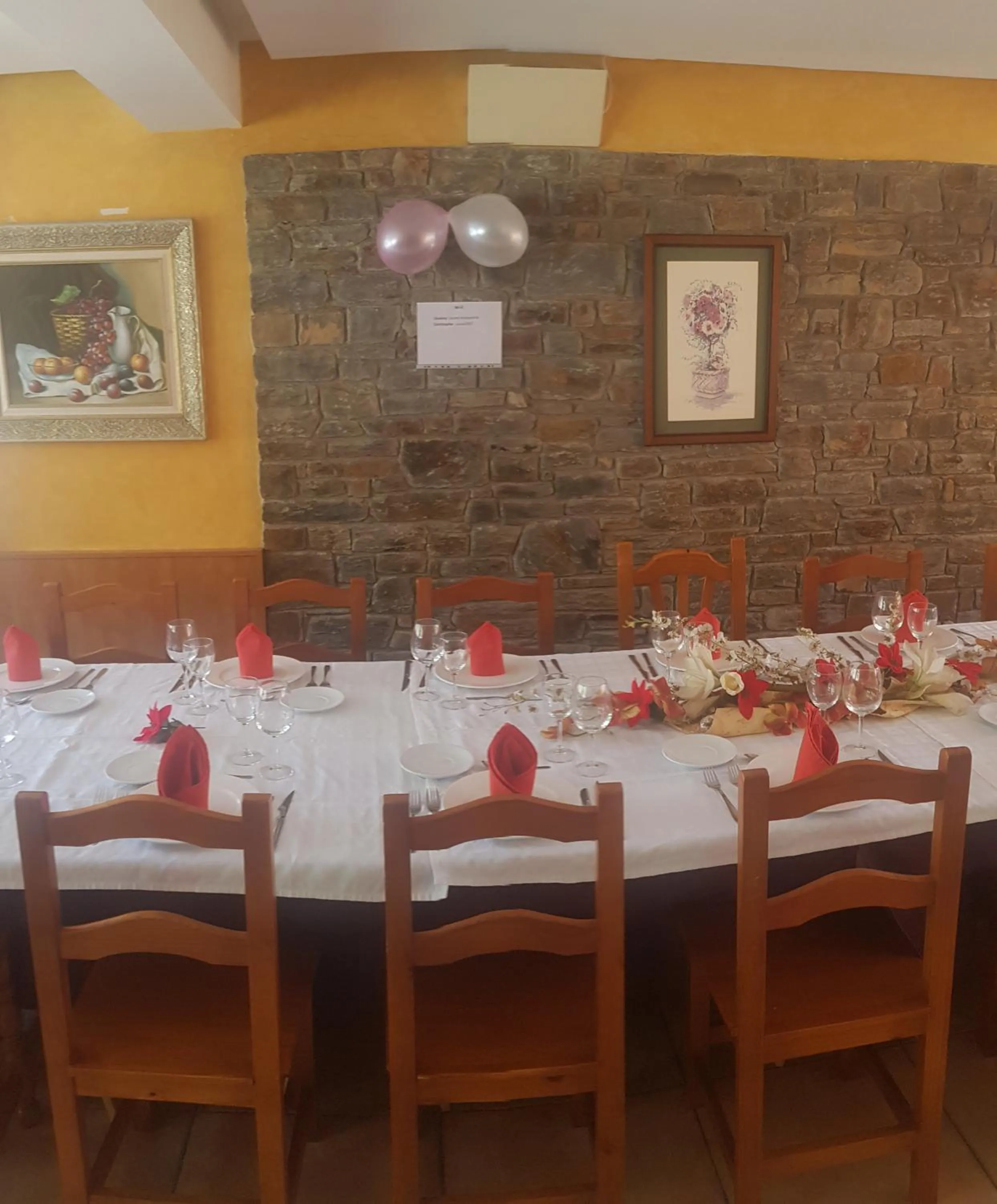 Restaurant/places to eat in Hotel Sucara