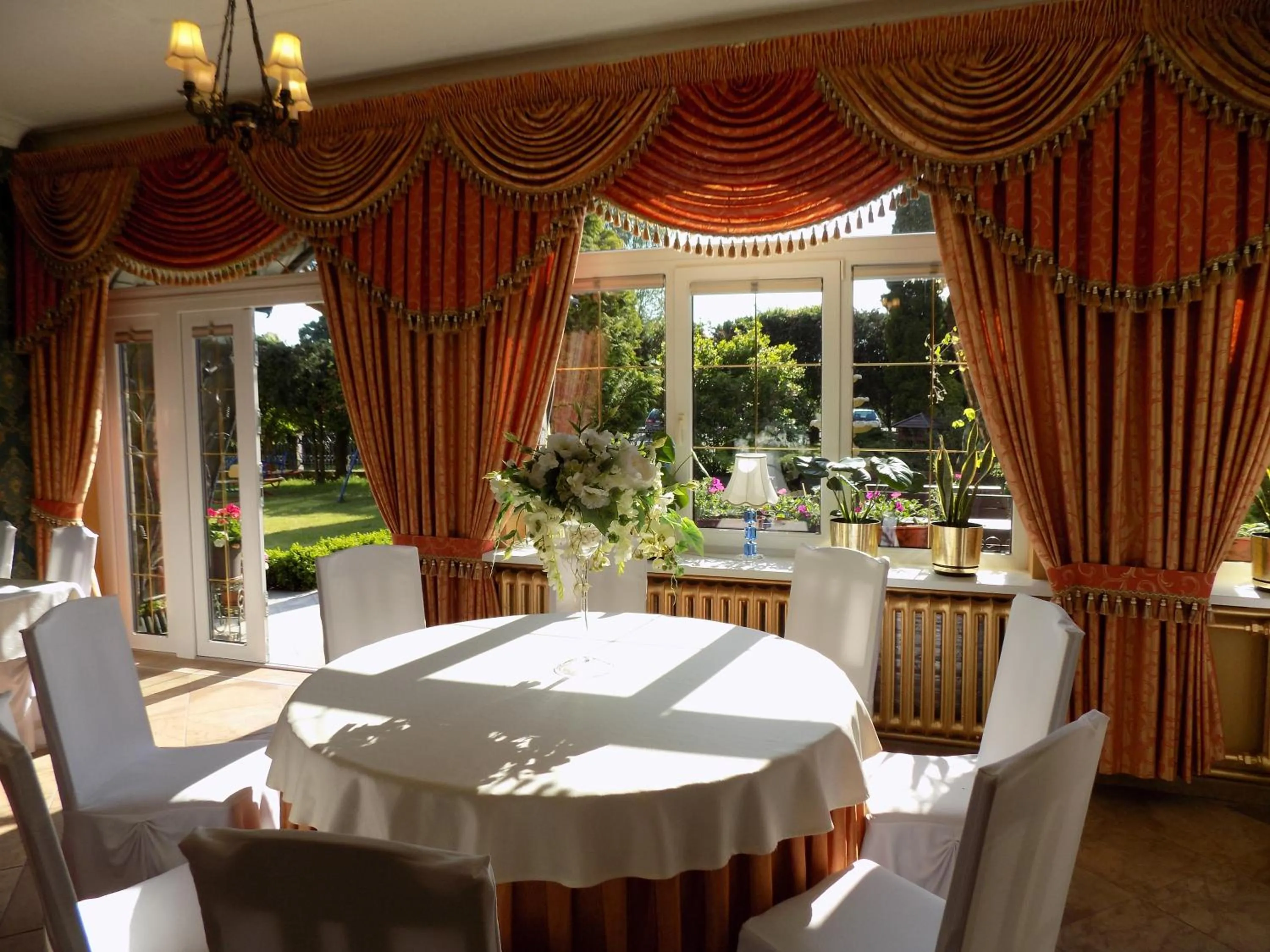 Restaurant/places to eat in Pensjonat Angela