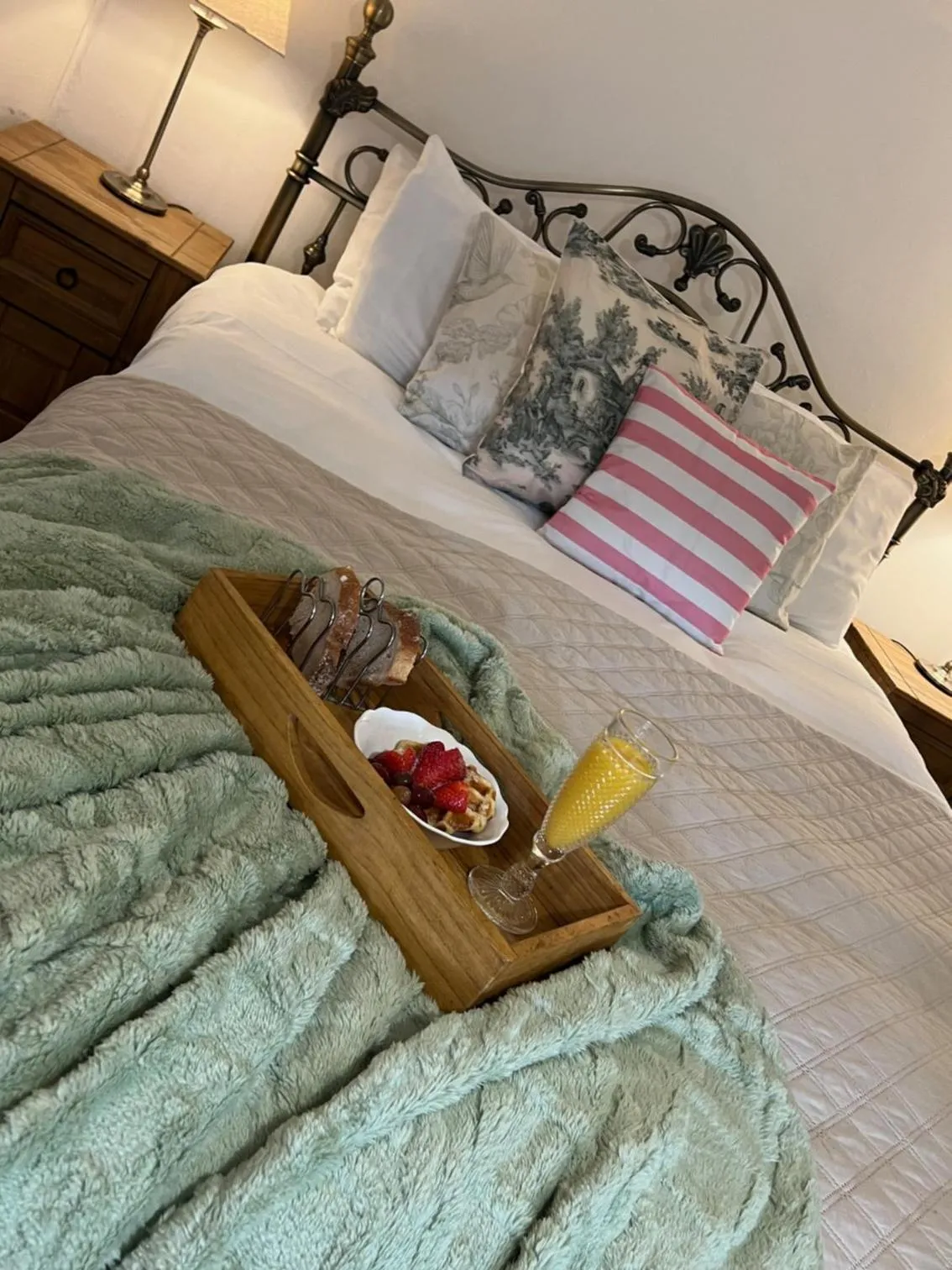 Coffee/tea facilities, Bed in Blue Bell Cottage