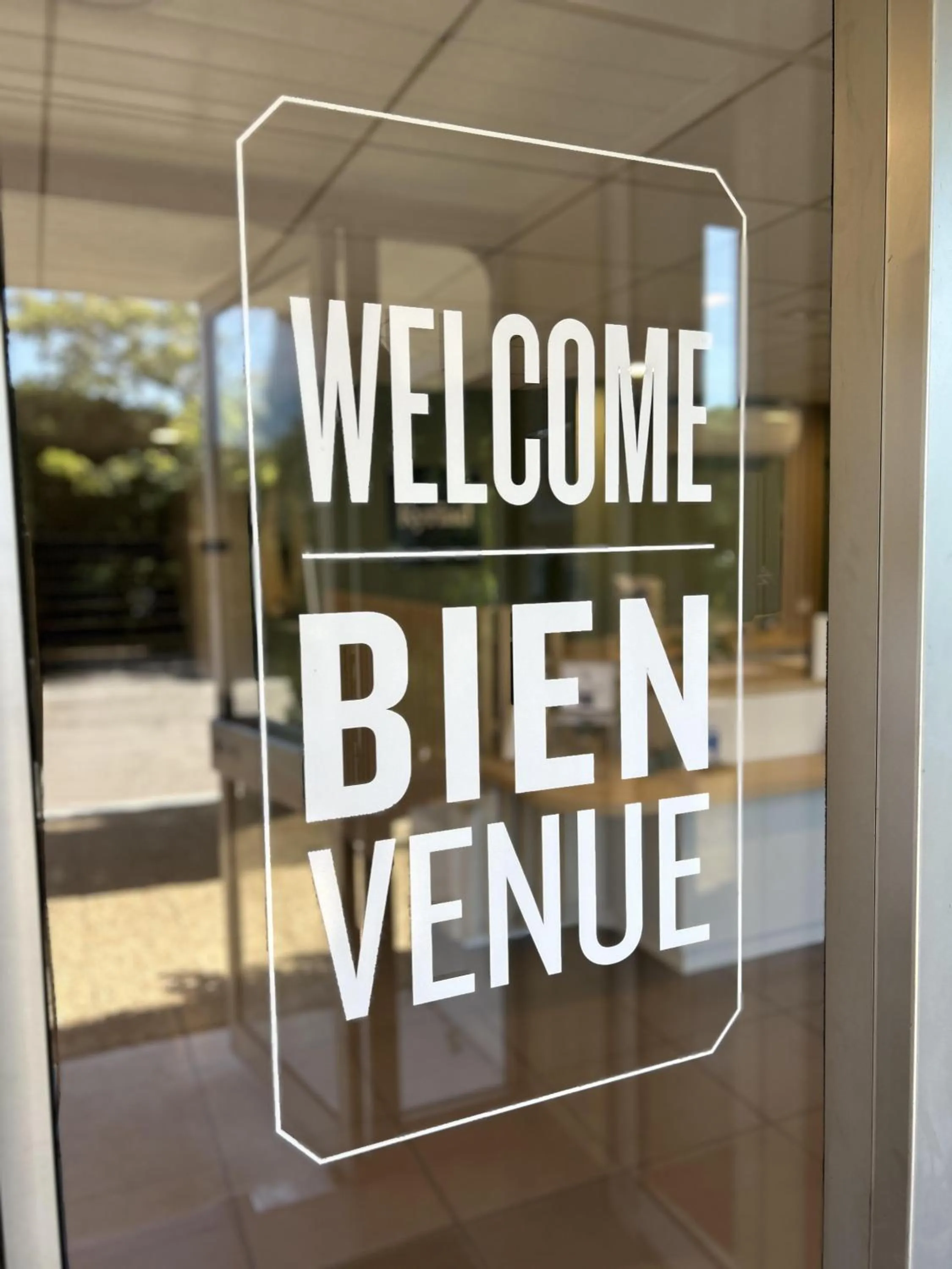 Decorative detail in Kyriad Martigues Sud