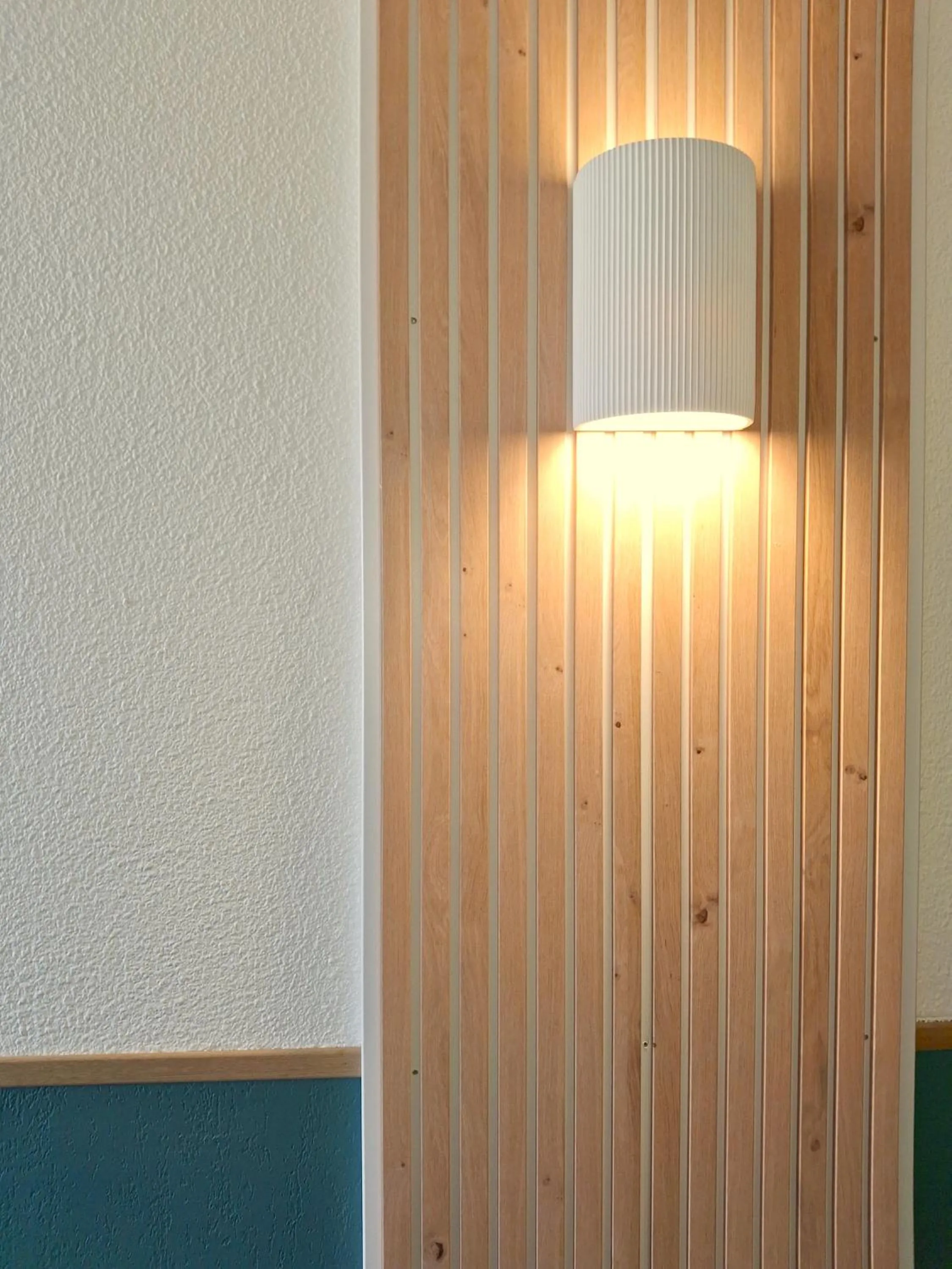 Decorative detail in Kyriad Martigues Sud